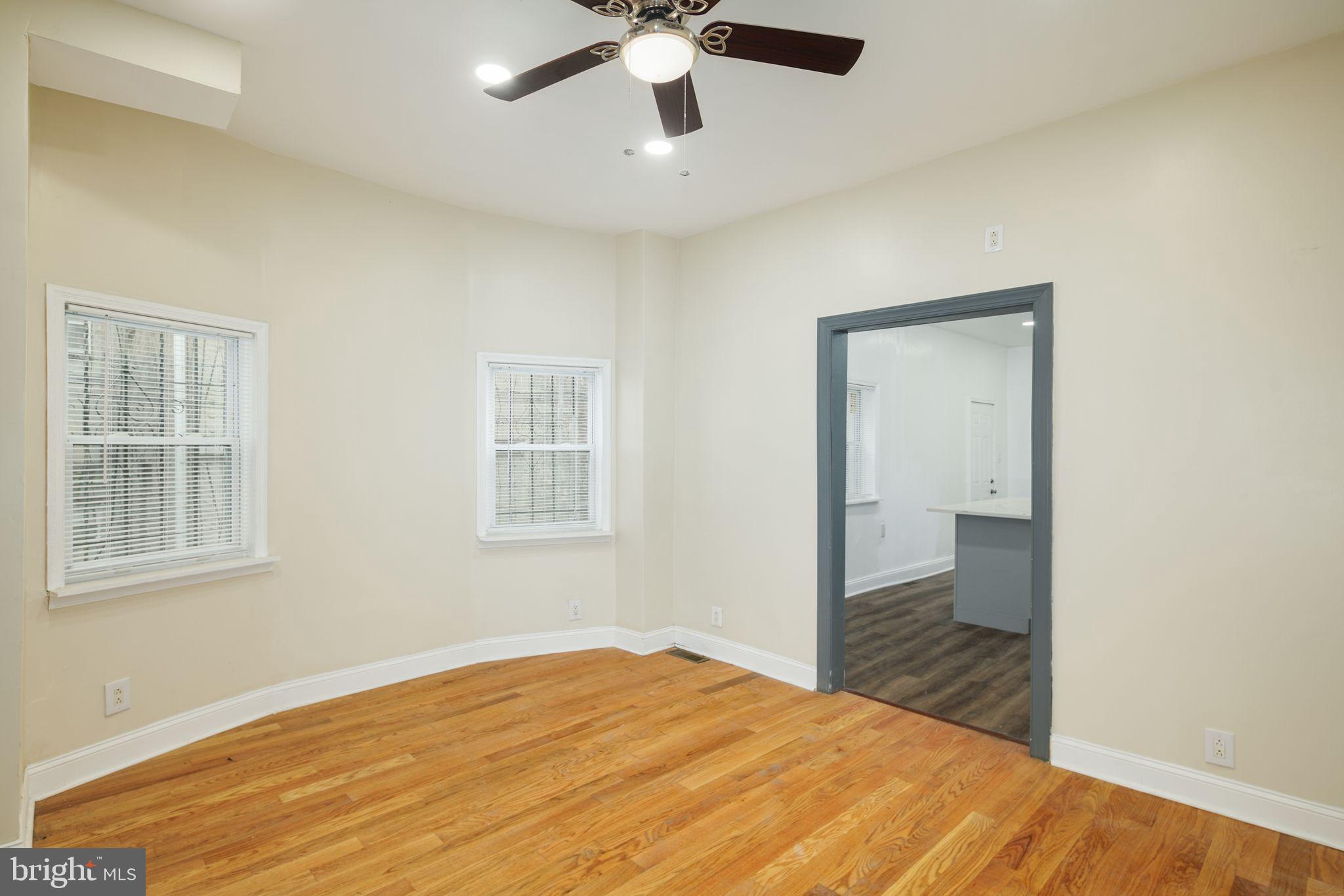 808 Snyder Ave