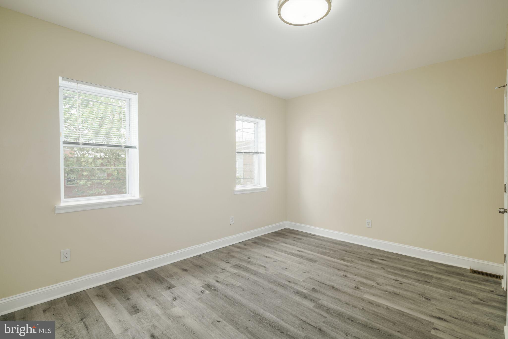 808 Snyder Ave