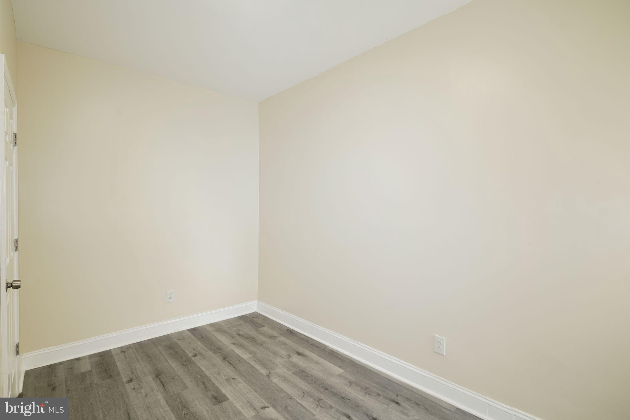 808 Snyder Ave