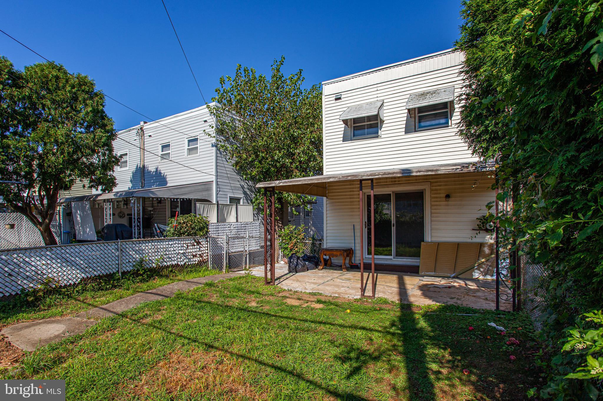 2738 Maxwell St