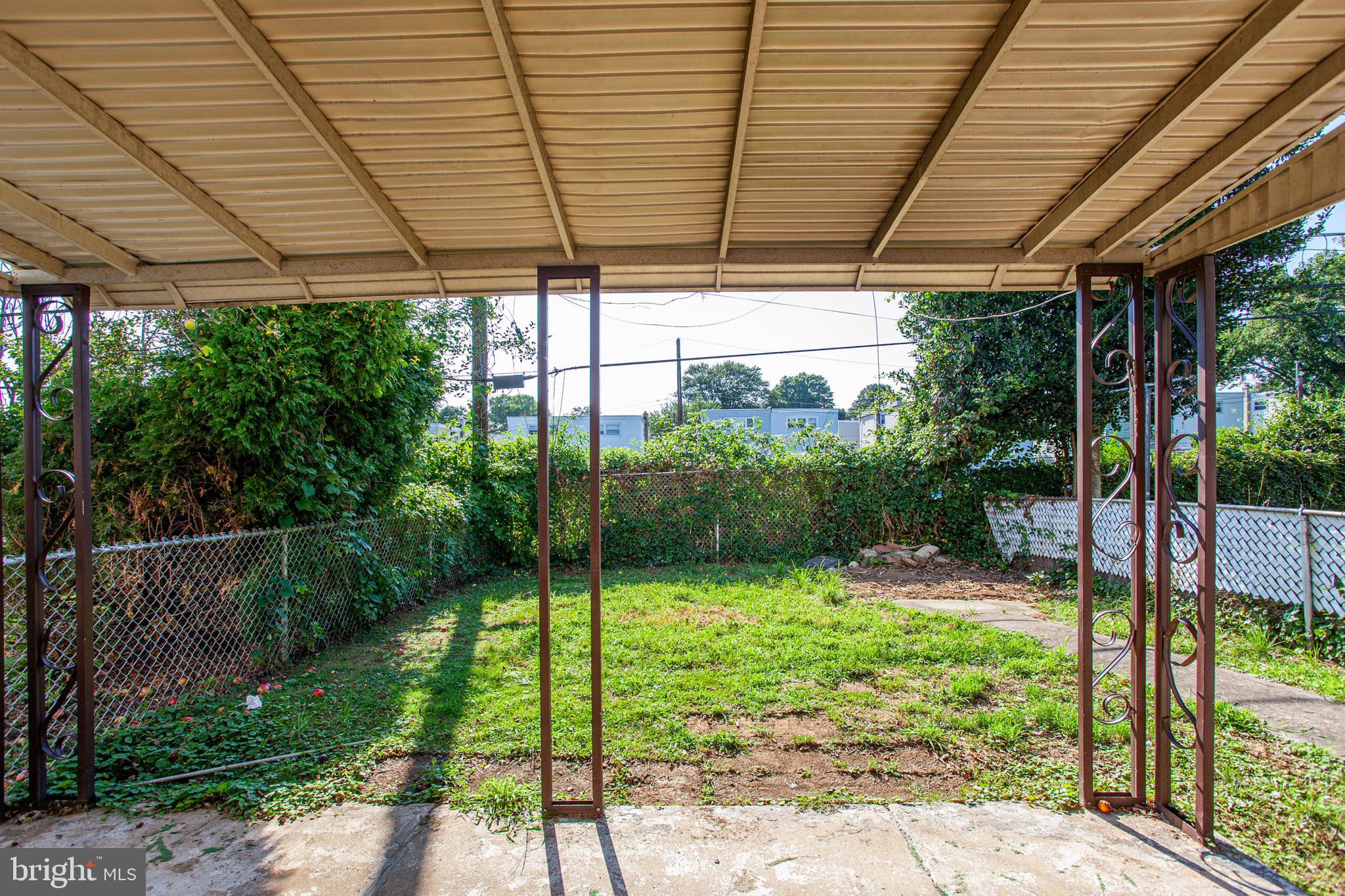 2738 Maxwell St