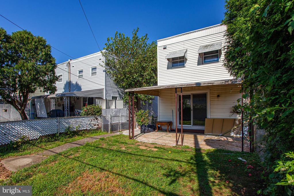 2738 Maxwell St