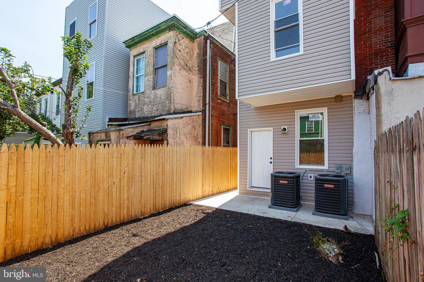 1439 W Venango St