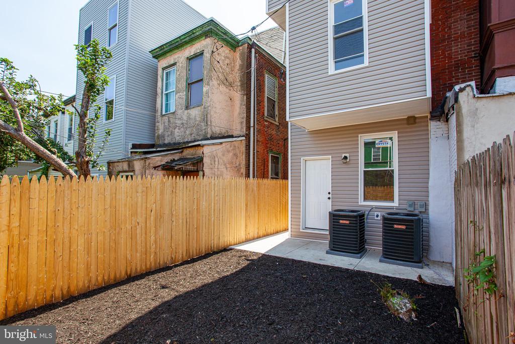 1439 W Venango St