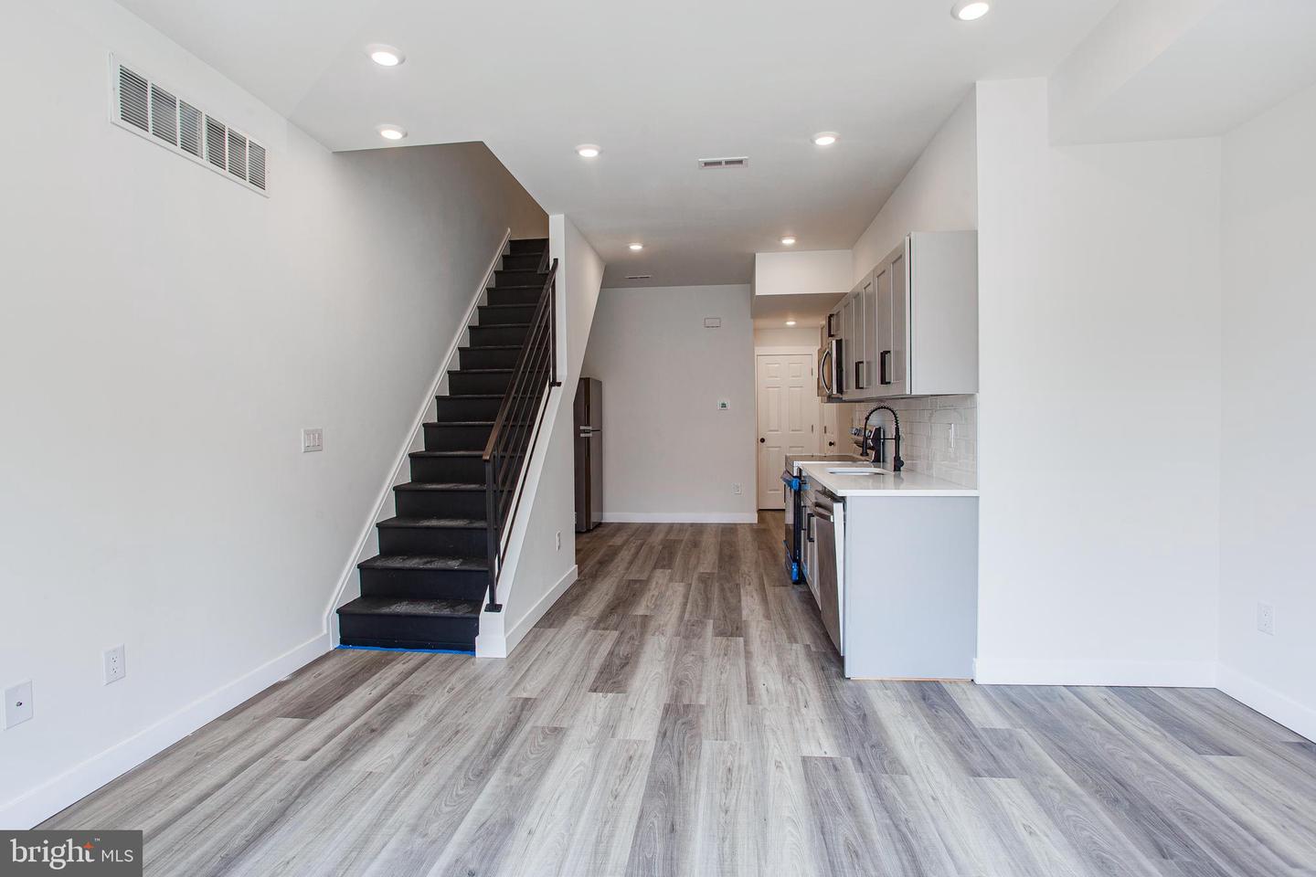 1439 W Venango St