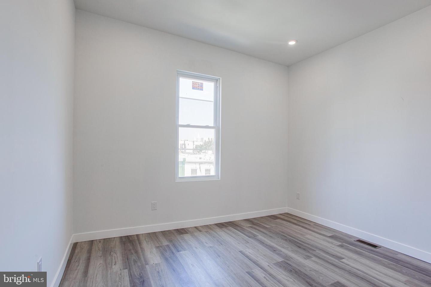 1439 W Venango St