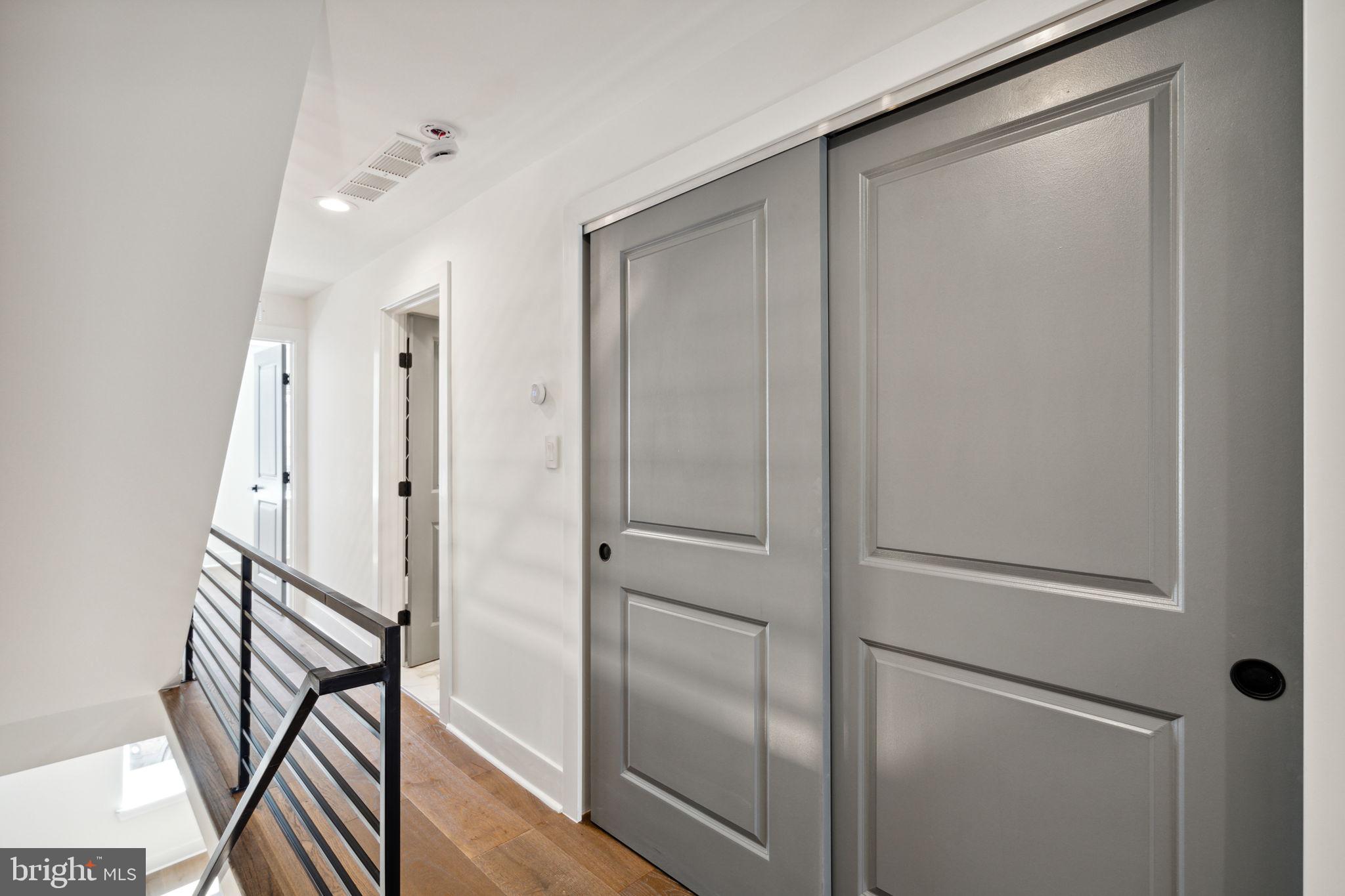 13 E Oxford St