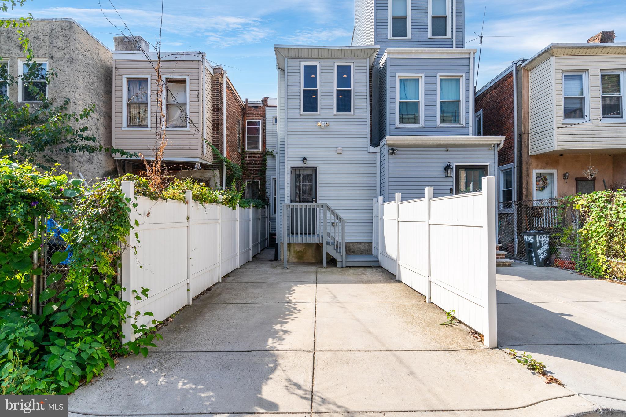 1933 Cambridge St