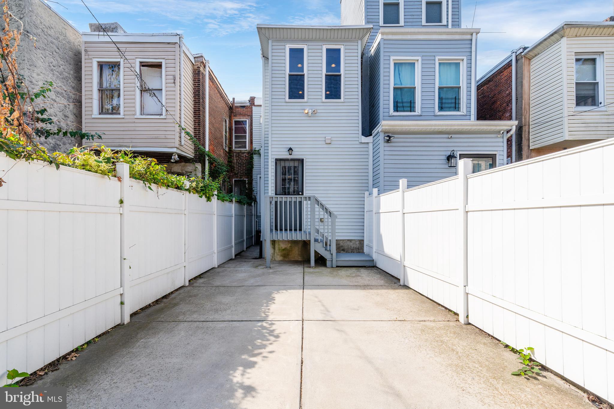 1933 Cambridge St