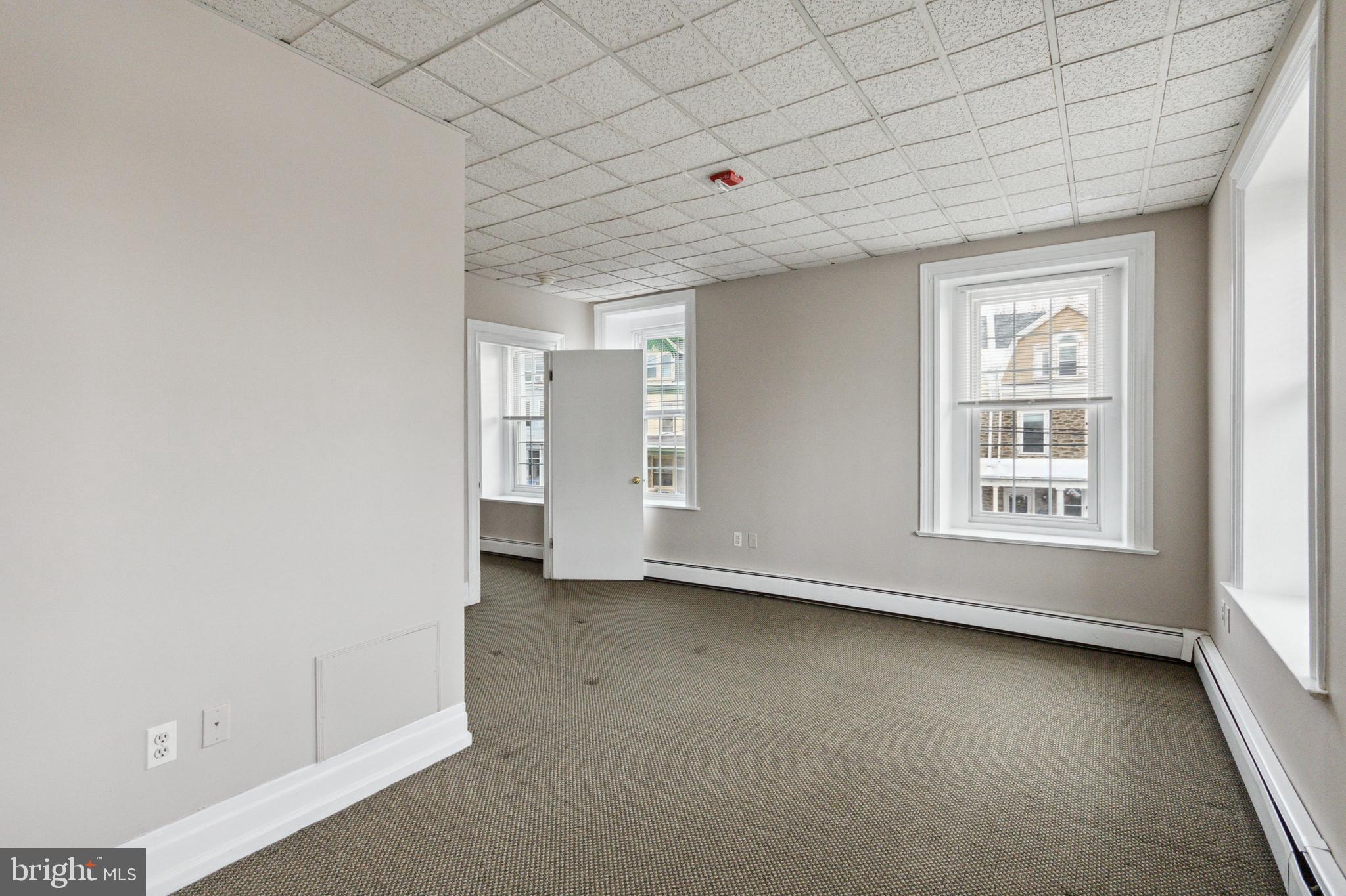 274 Roxborough Ave #2f