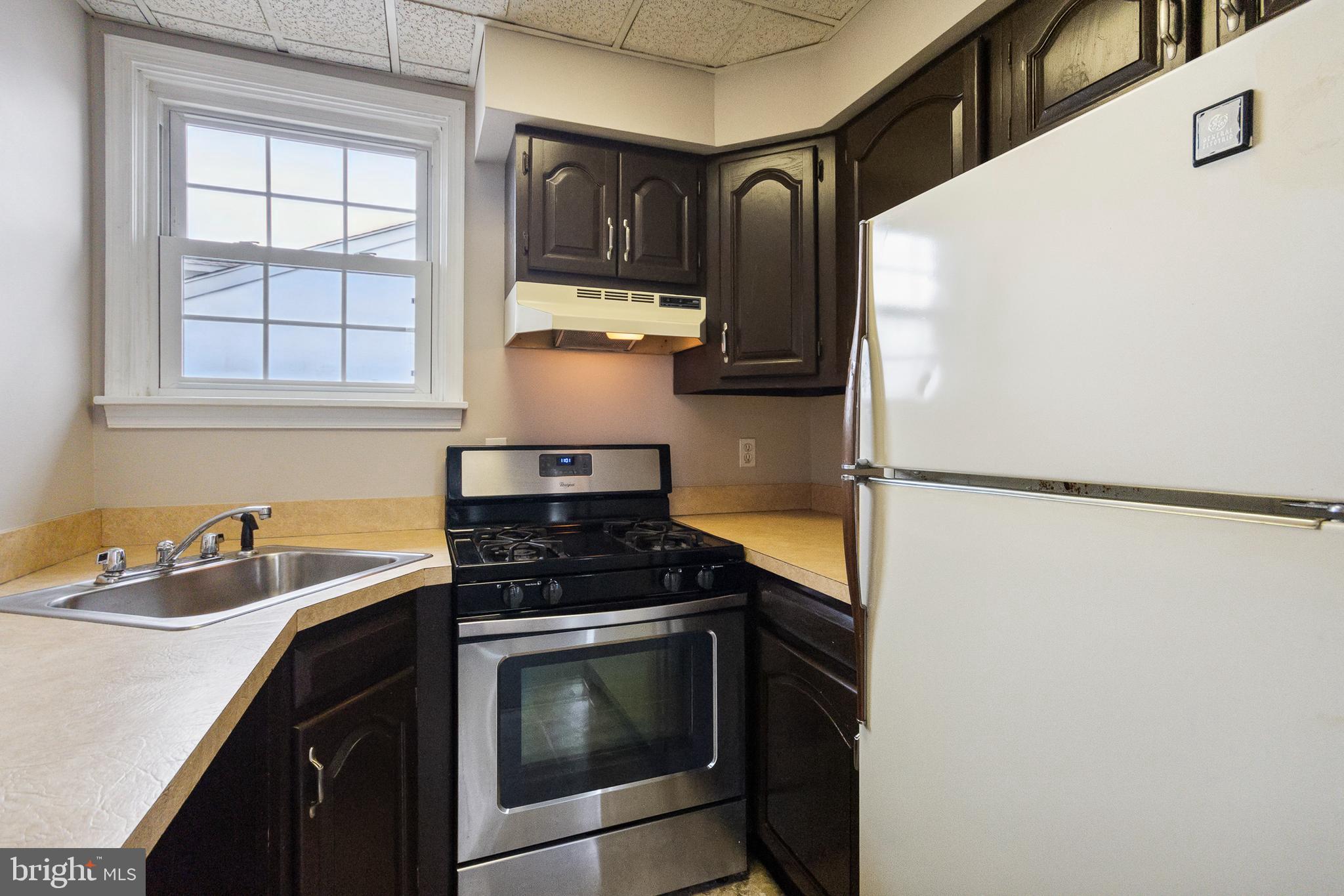 274 Roxborough Ave #2f