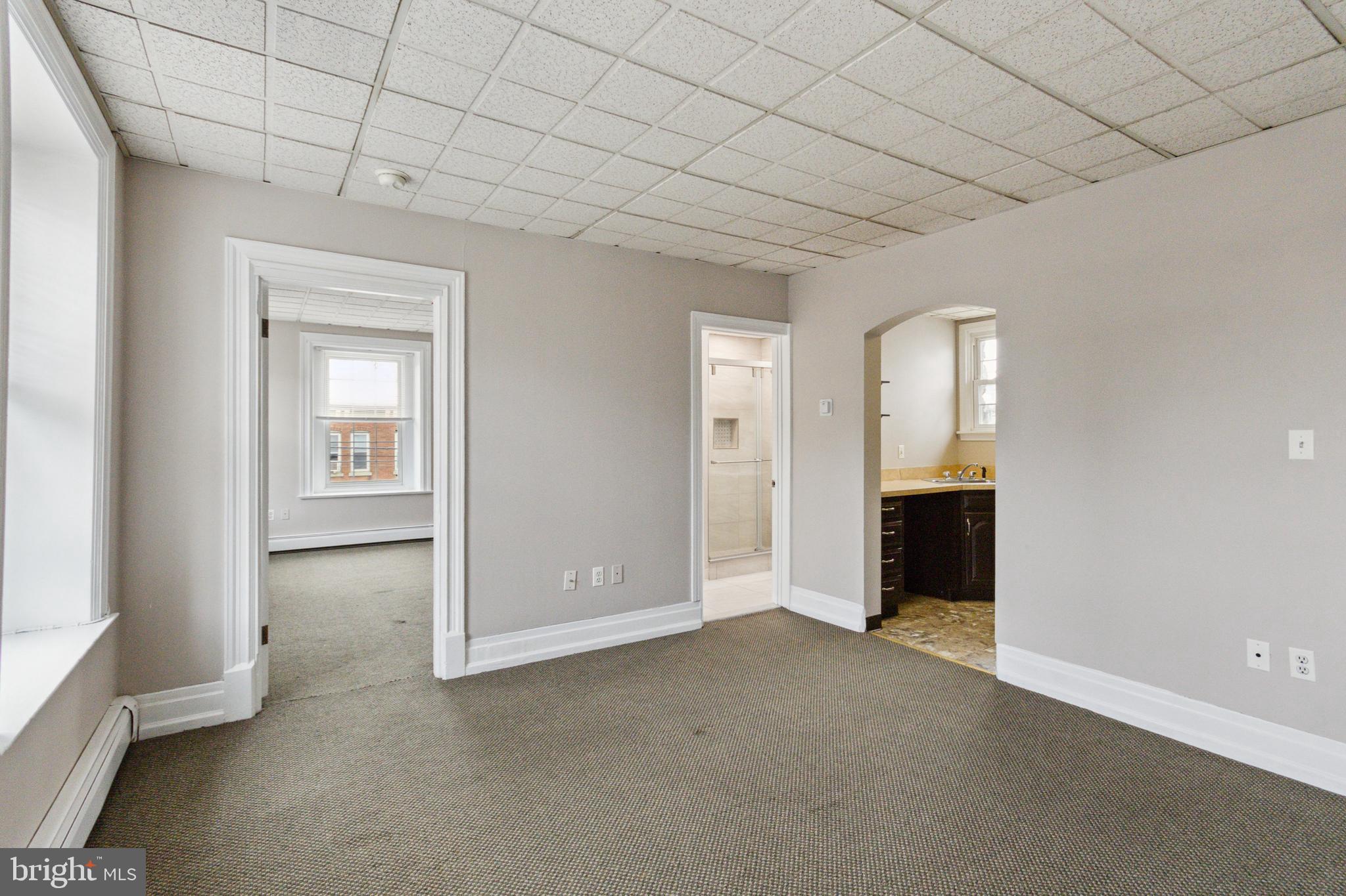 274 Roxborough Ave #2f