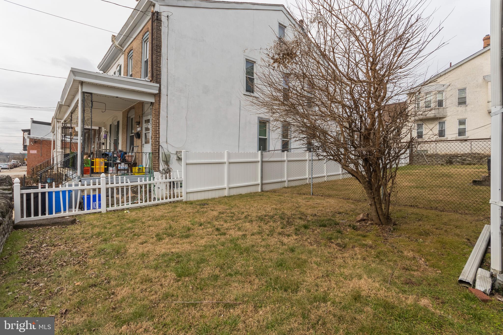 274 Roxborough Ave #2f