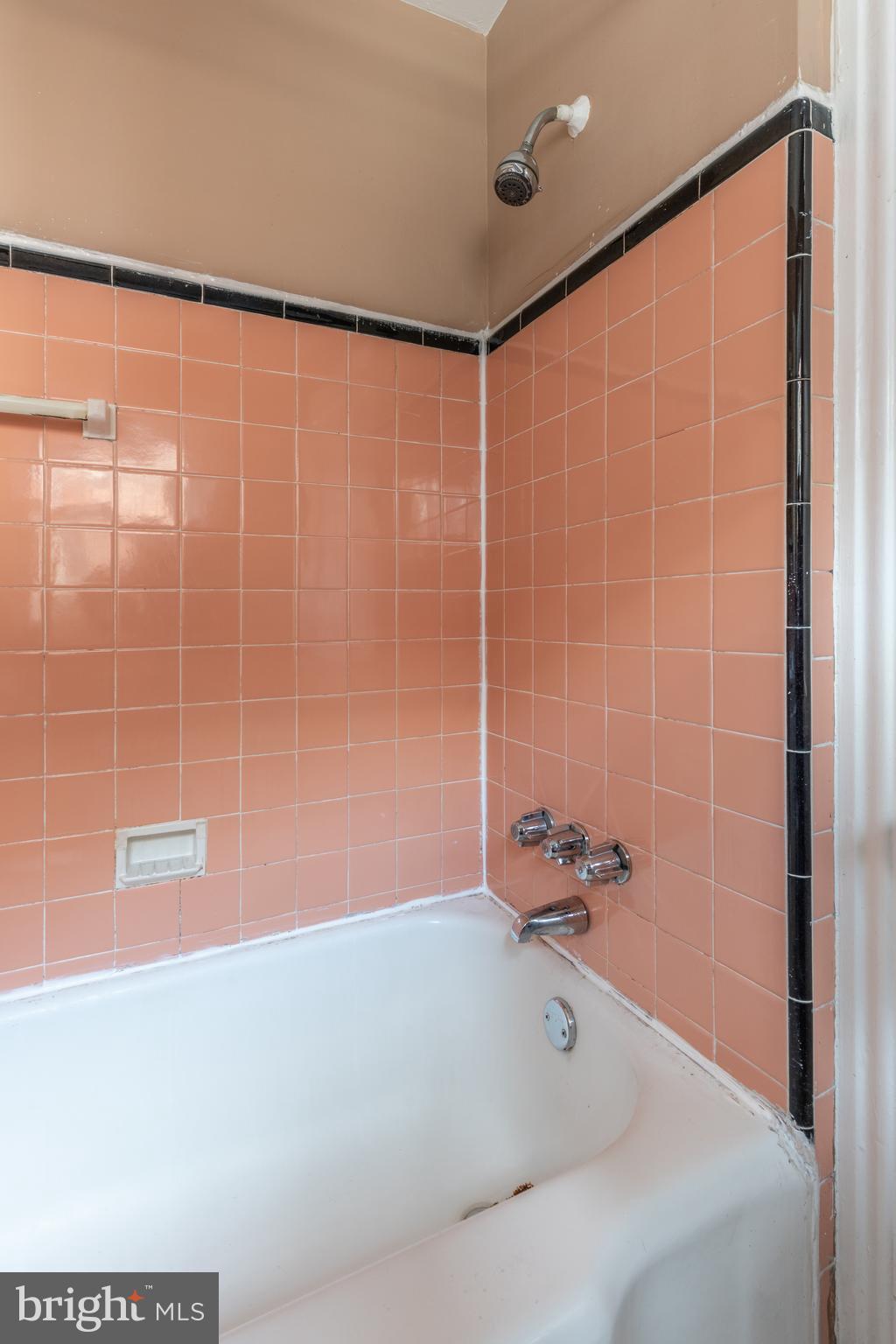 2032 Chestnut St #3f