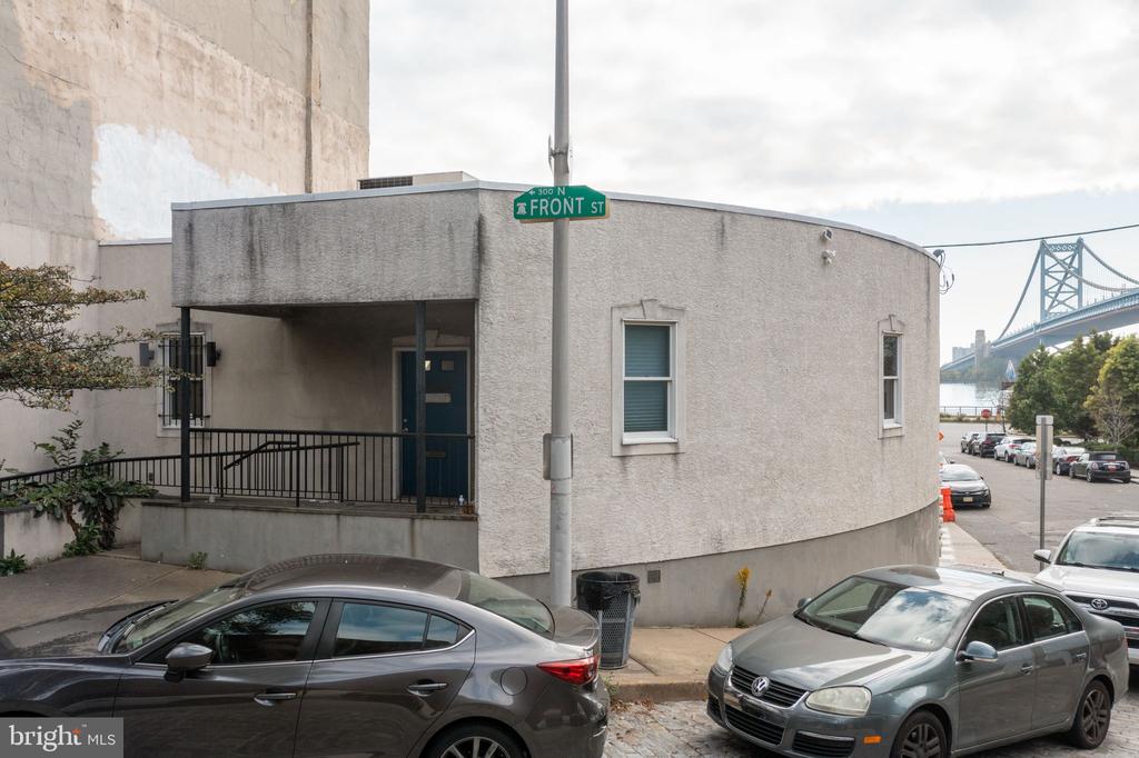 301-303 N Front St