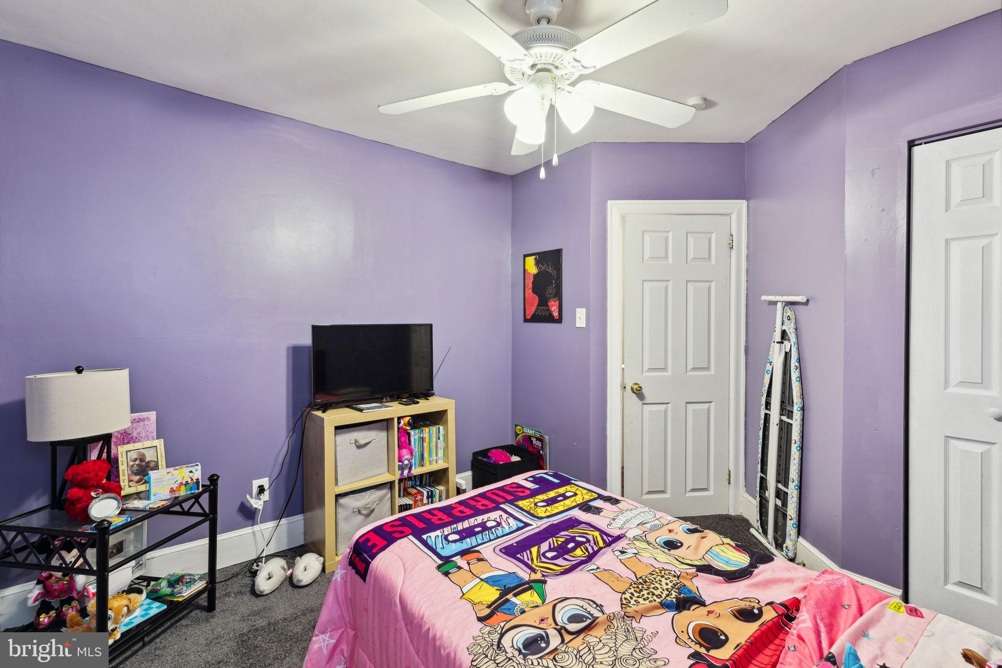 241 W Champlost St