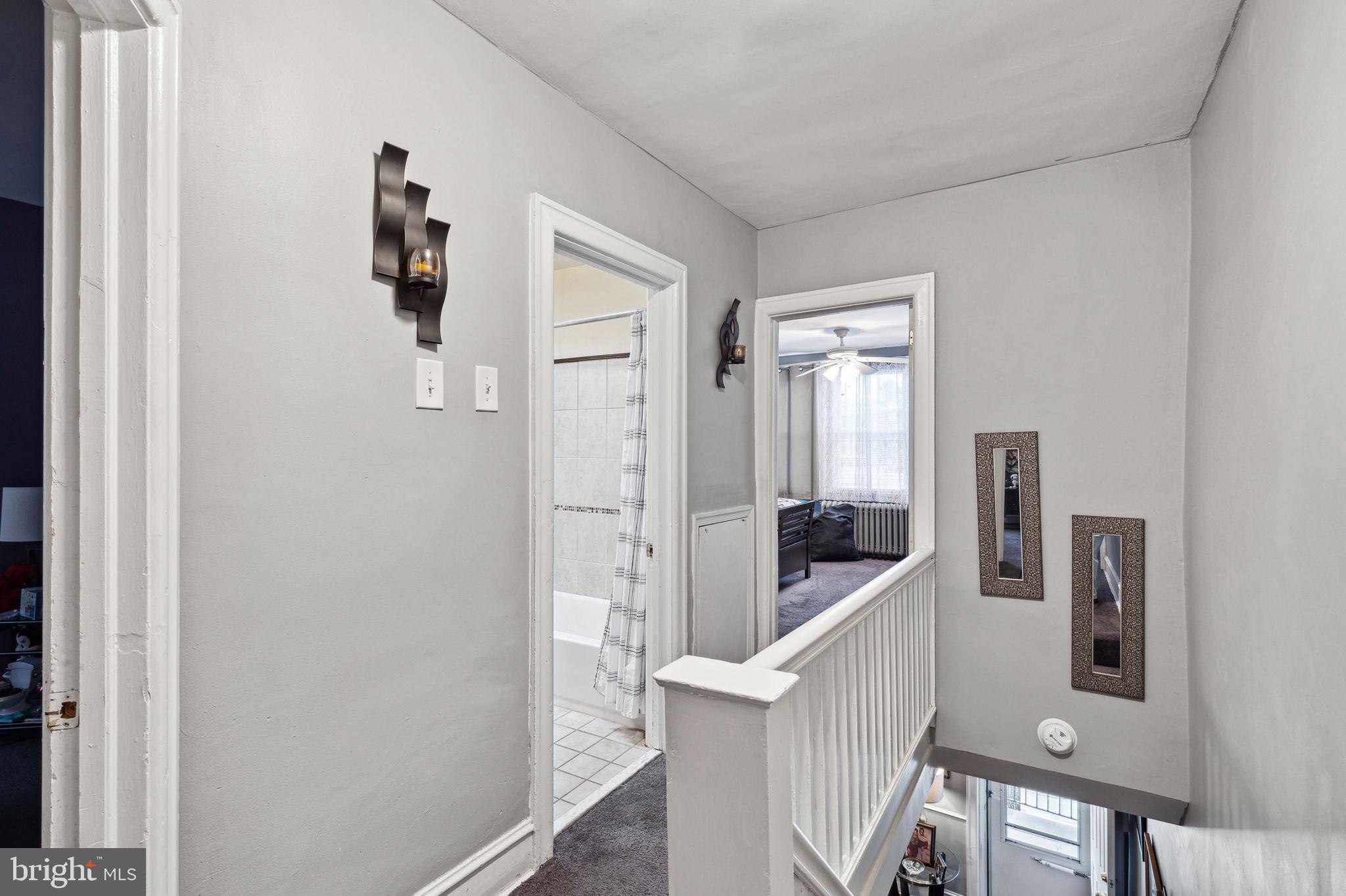 241 W Champlost St