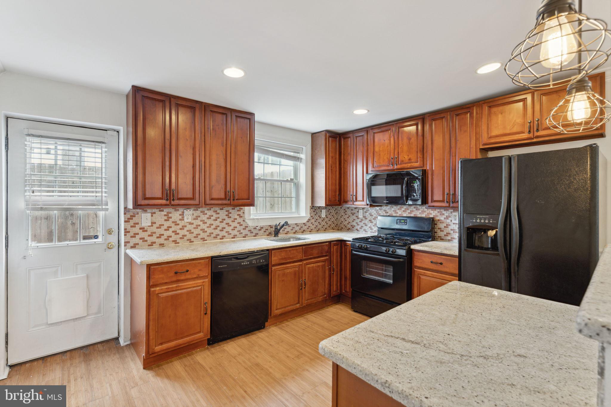 2229 KIMBALL ST