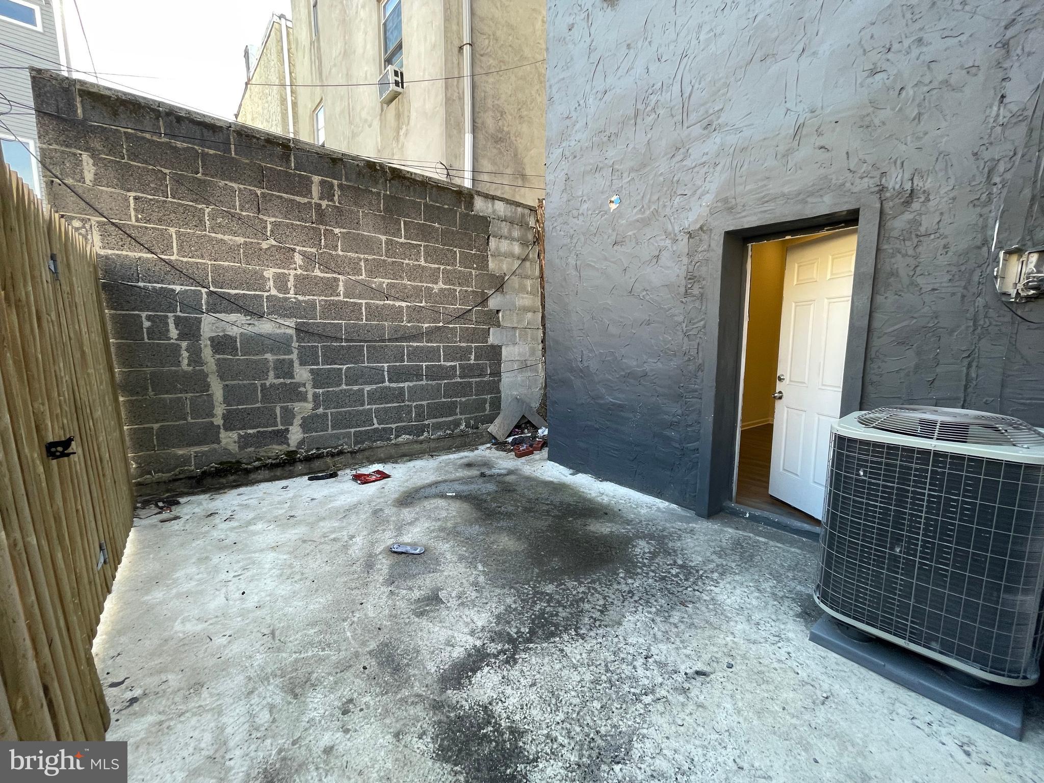 2003 S 7TH ST