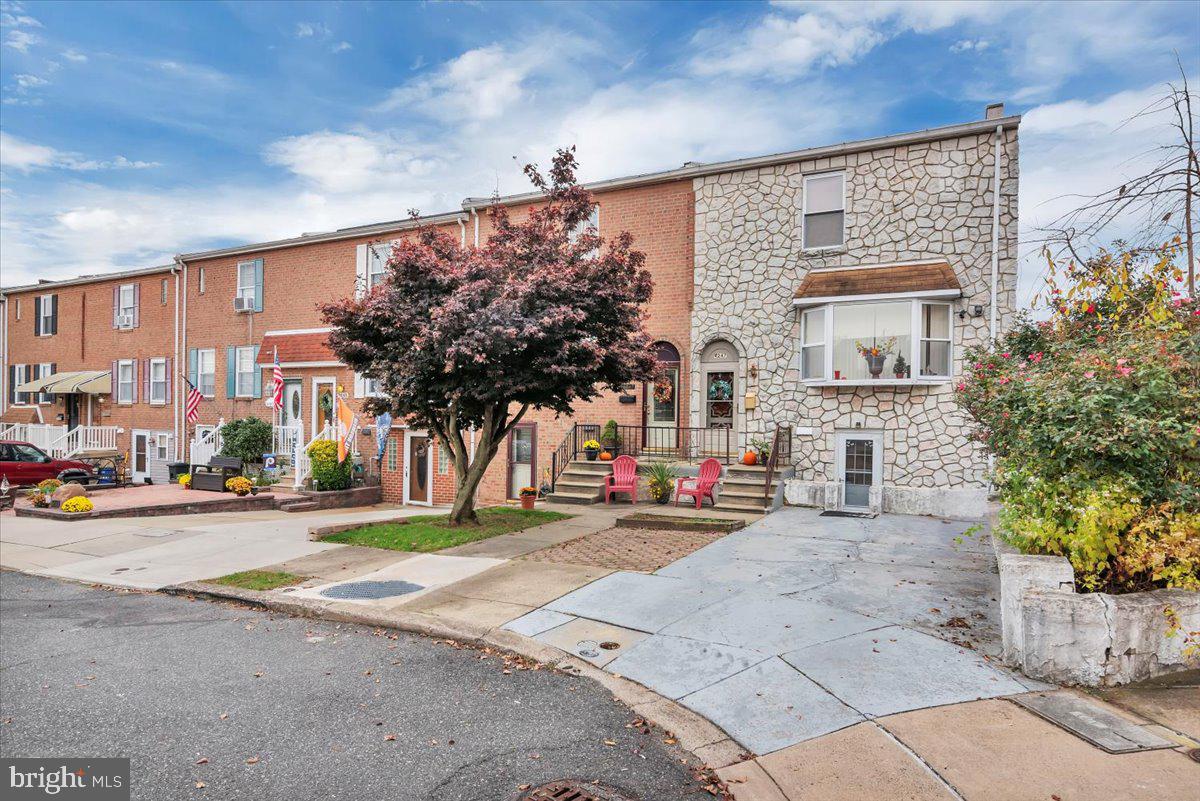 4245 Chalfont Pl