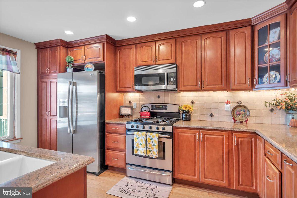 4245 Chalfont Pl