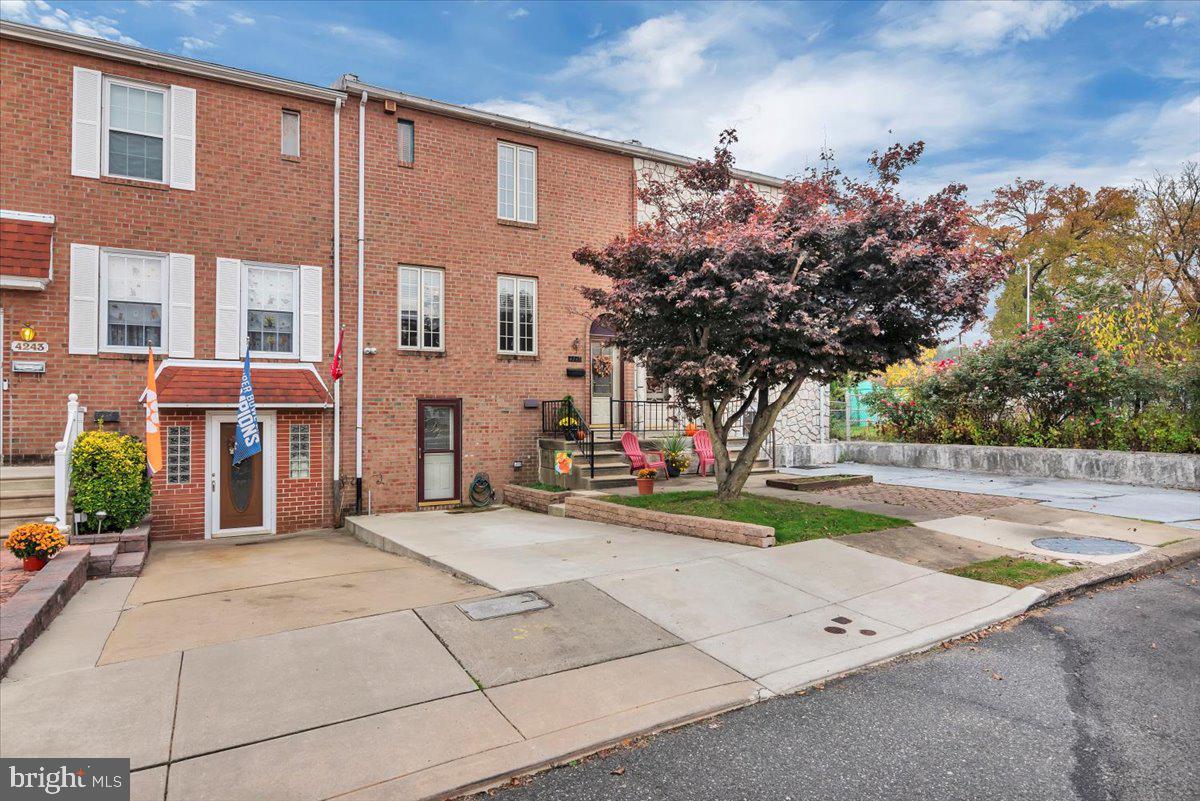 4245 Chalfont Pl