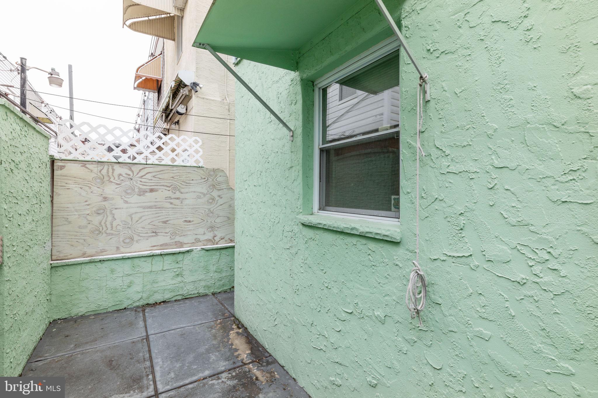 2428 Rosewood St