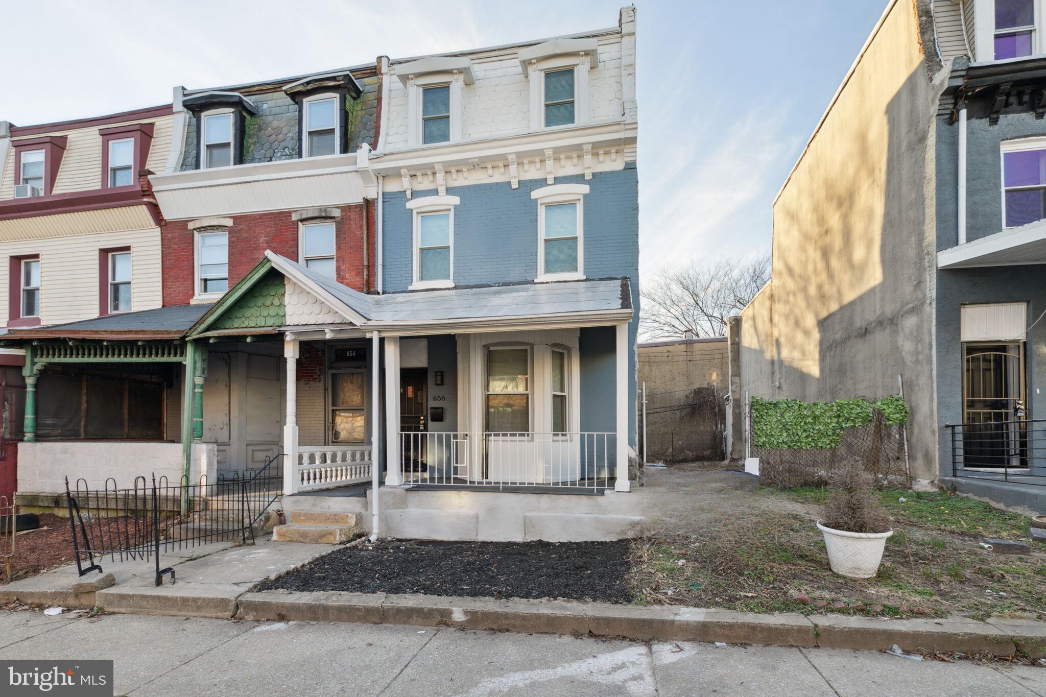 656 Union St