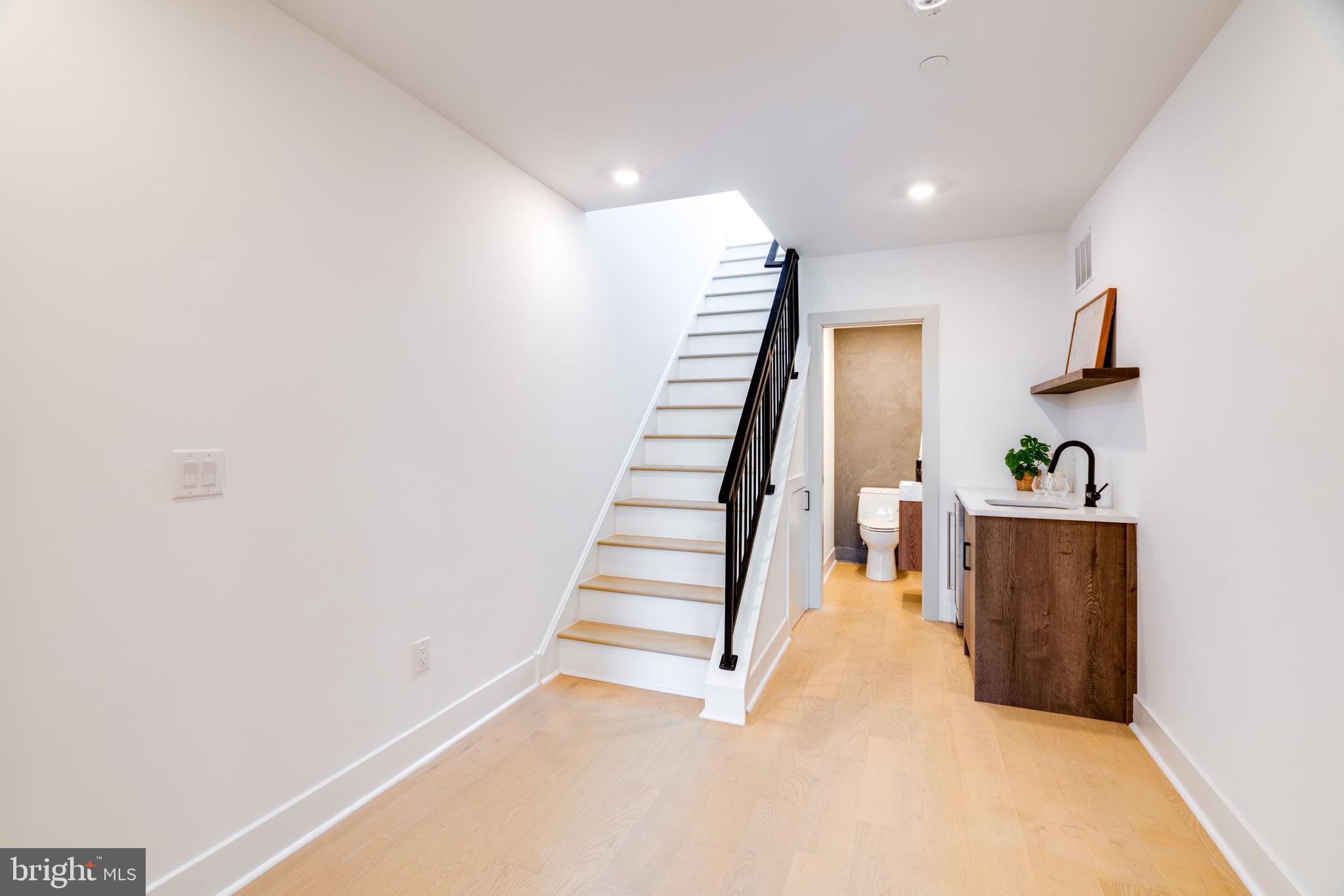 1638 Fitzwater St #Penthouse
