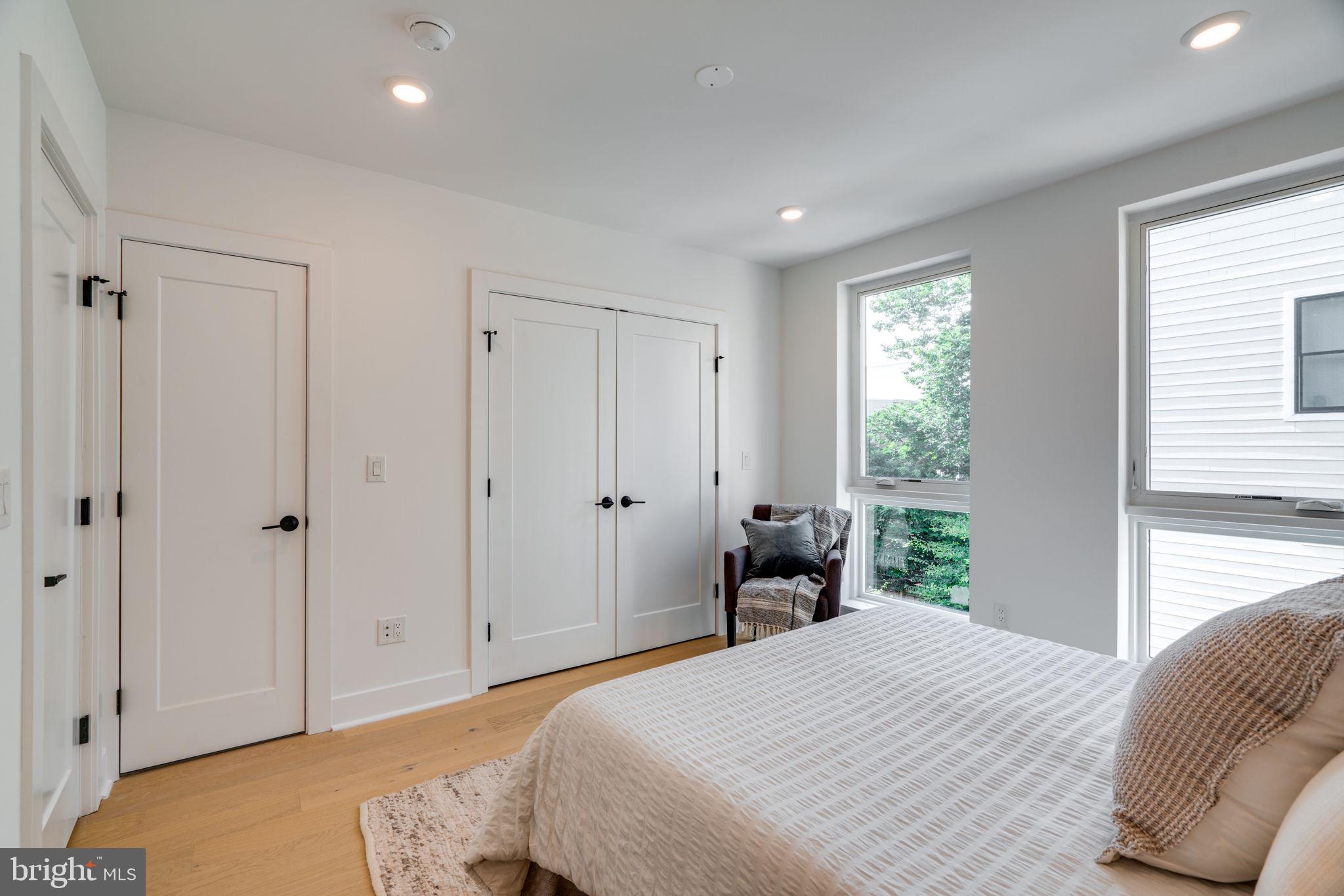 1638 Fitzwater St #Penthouse