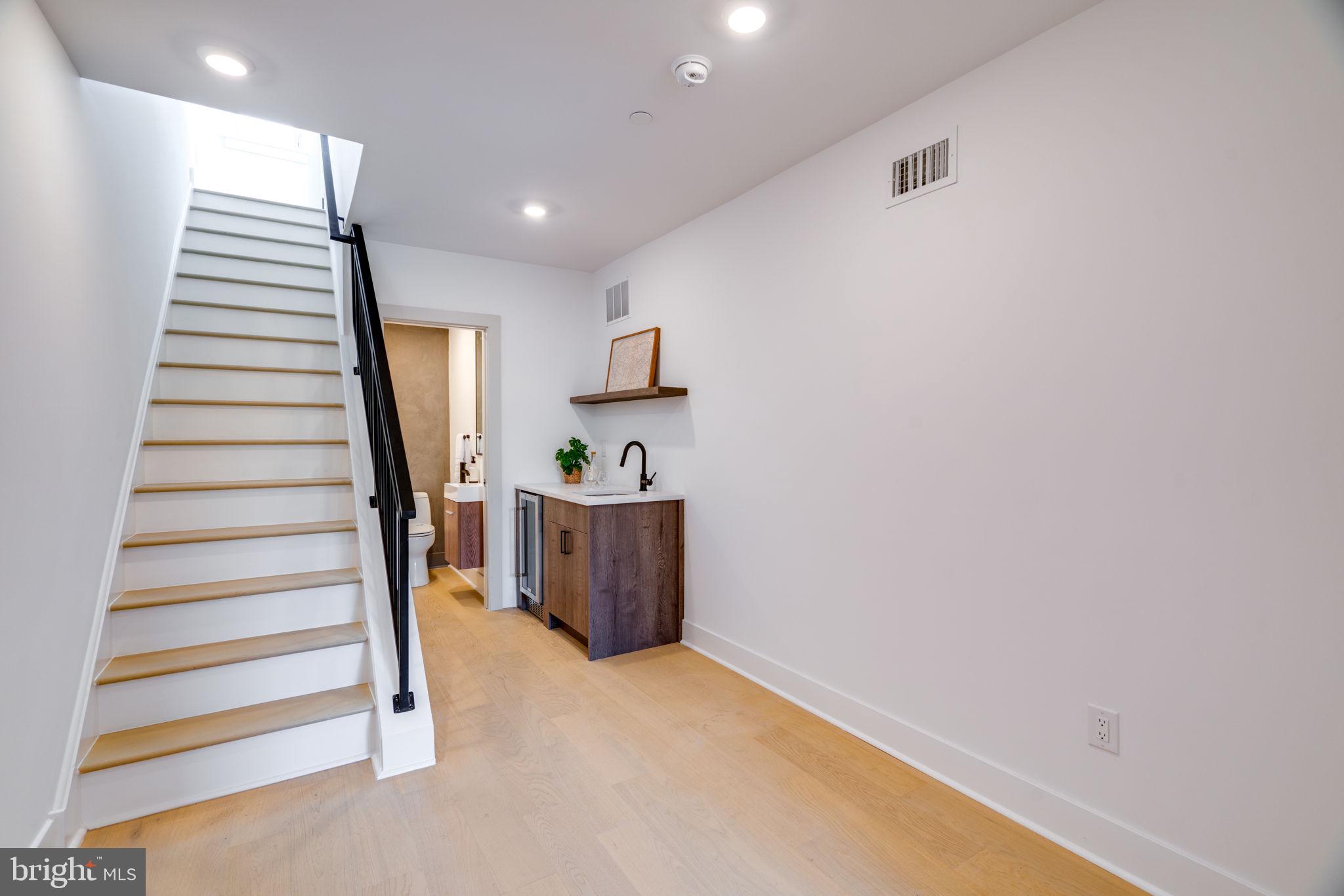 1638 Fitzwater St #Penthouse