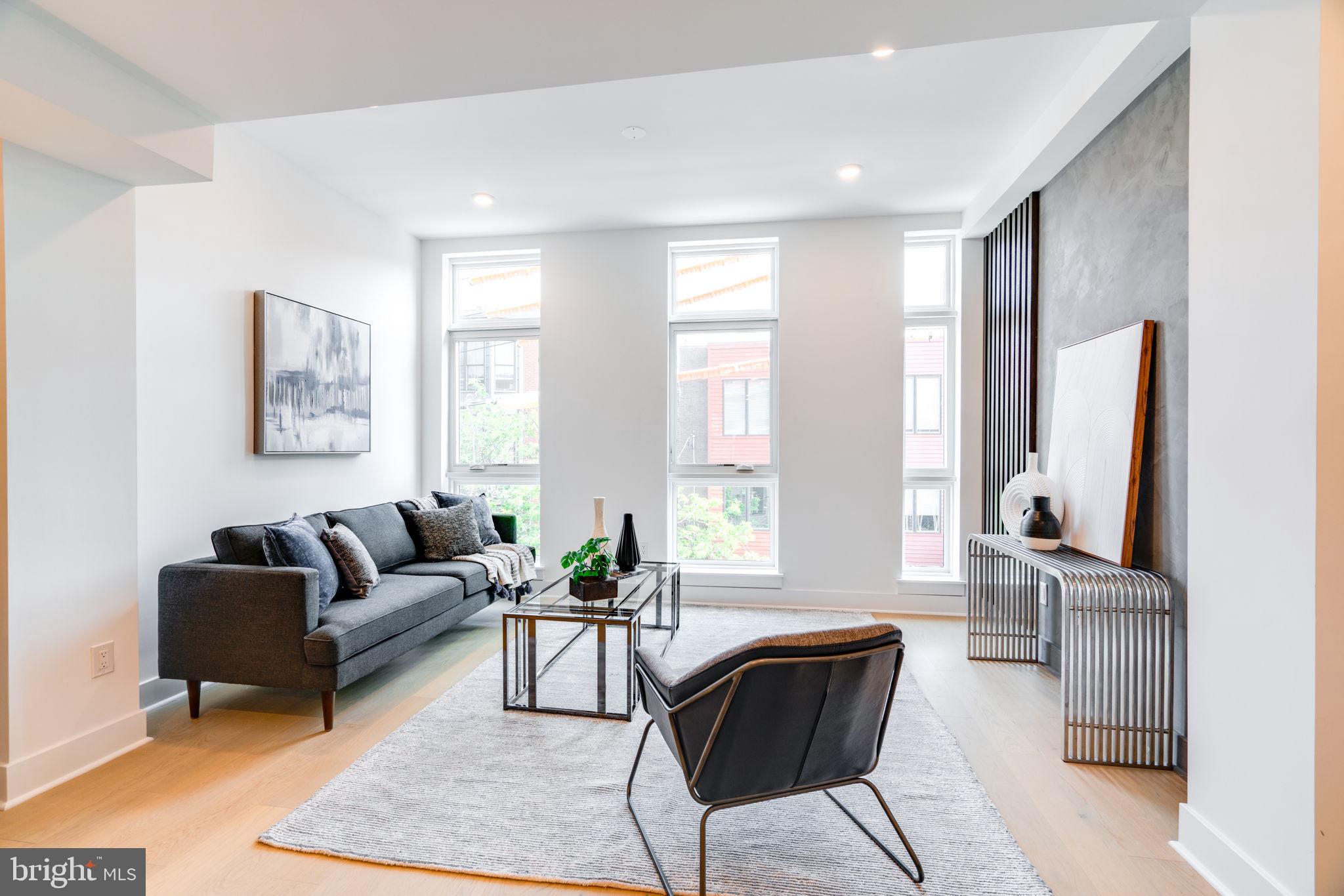 1638 Fitzwater St #Penthouse