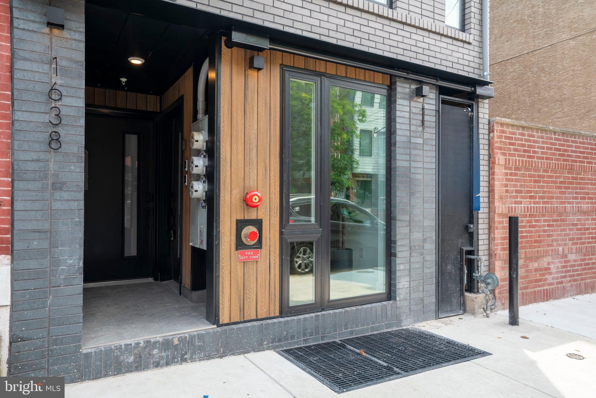 1638 Fitzwater St #Penthouse