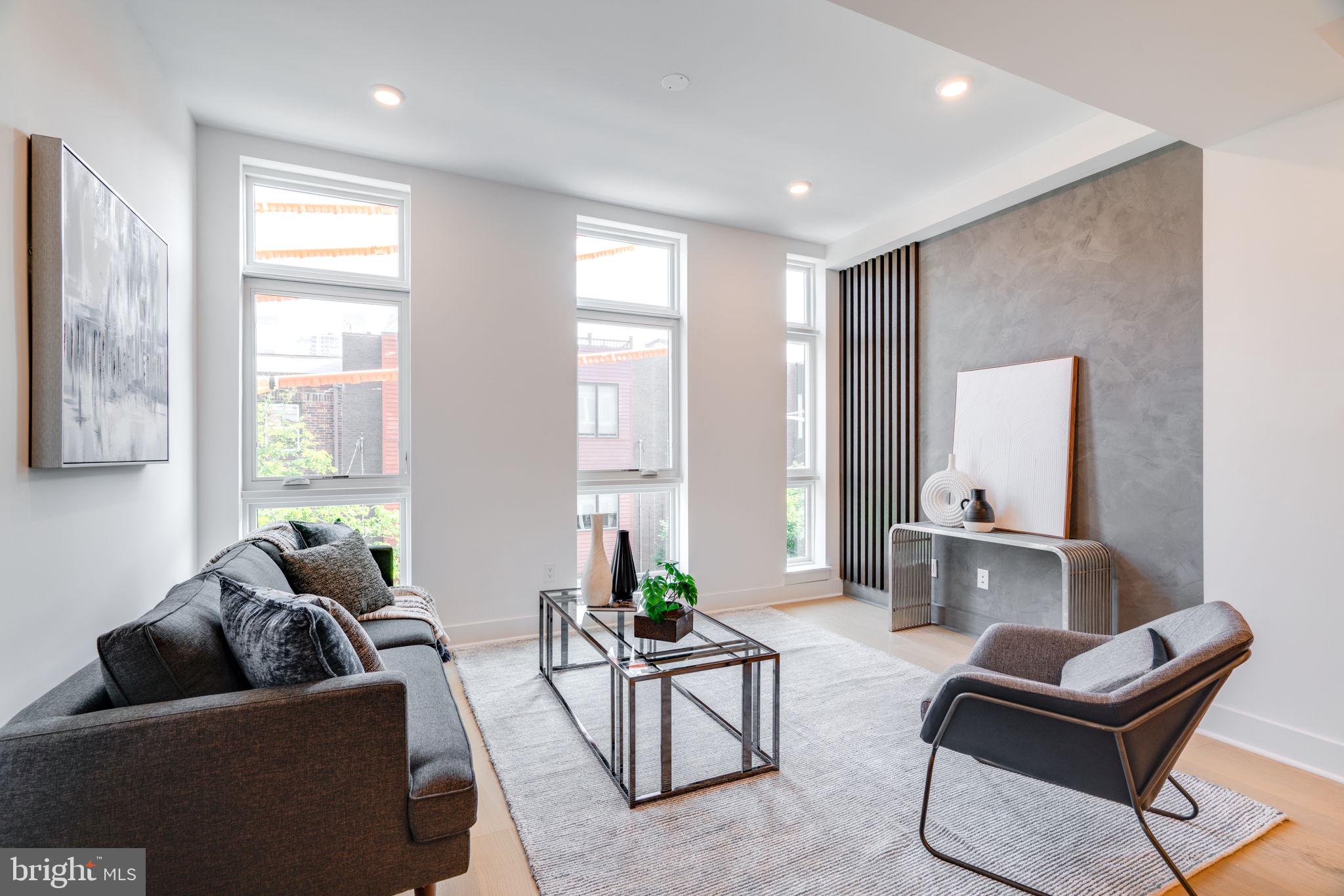 1638 Fitzwater St #Penthouse