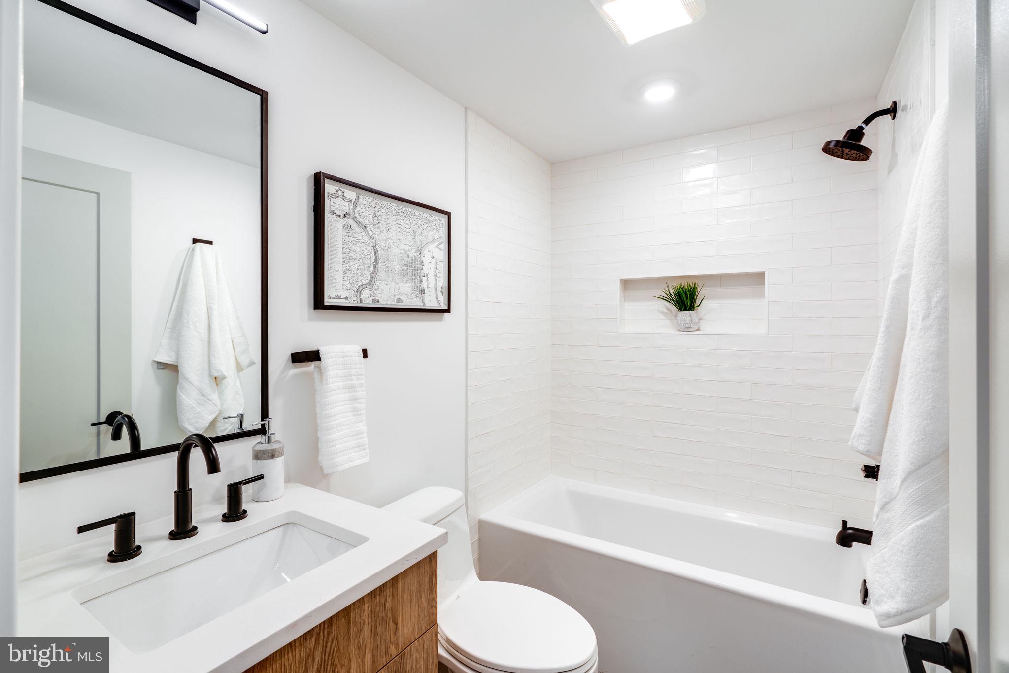 1638 Fitzwater St #Penthouse