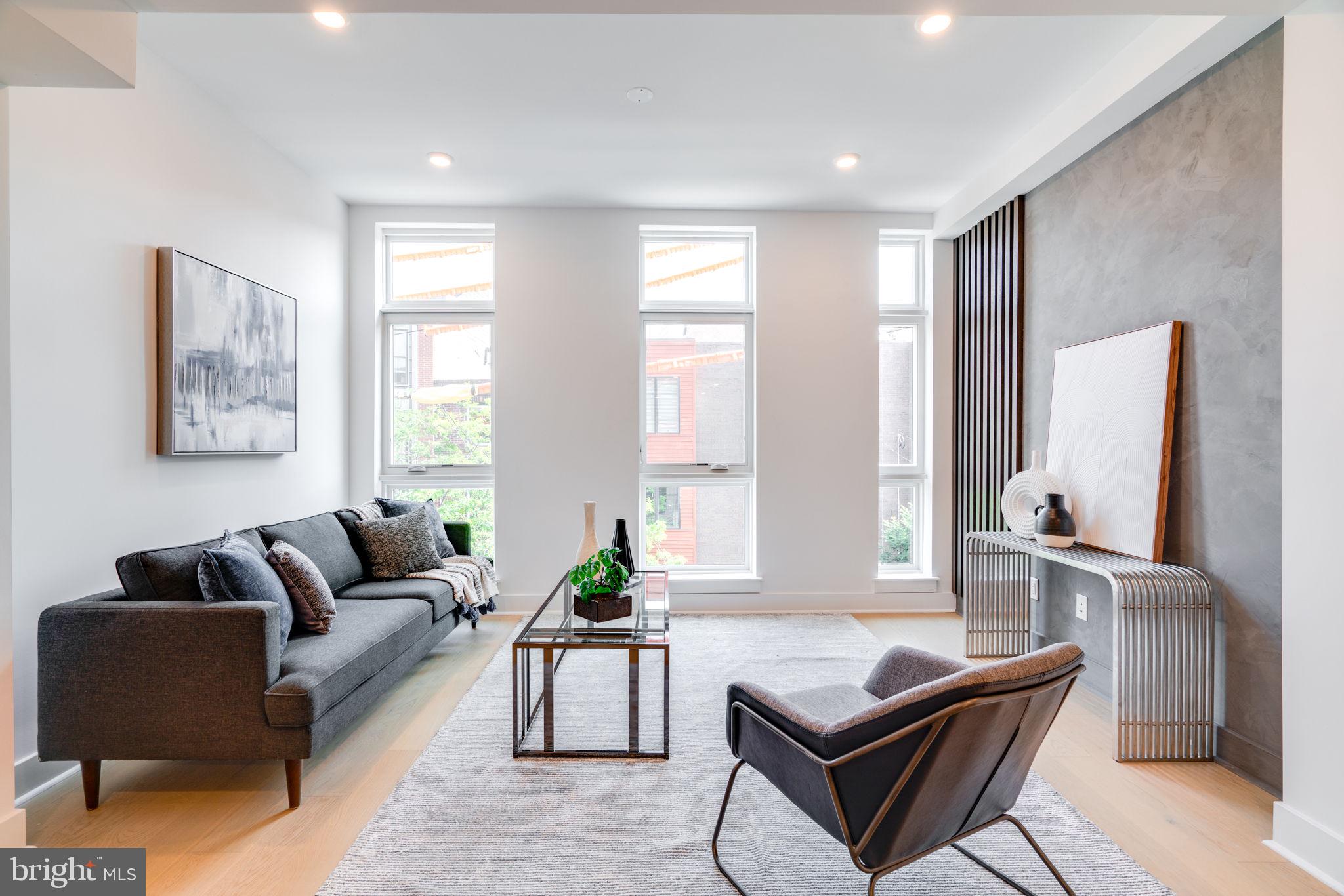 1638 Fitzwater St #Penthouse