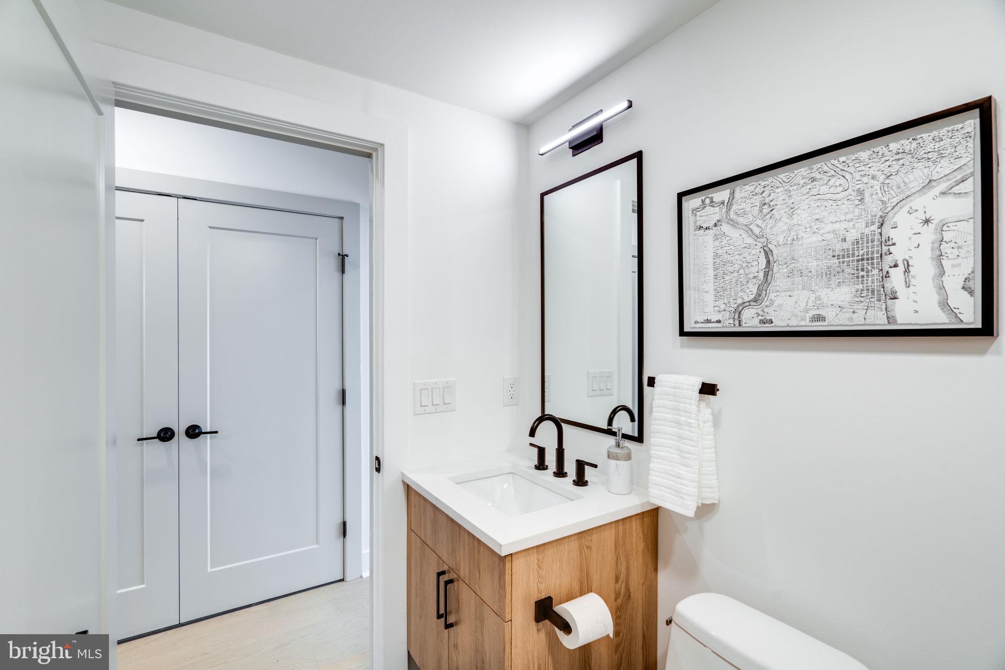 1638 Fitzwater St #Penthouse