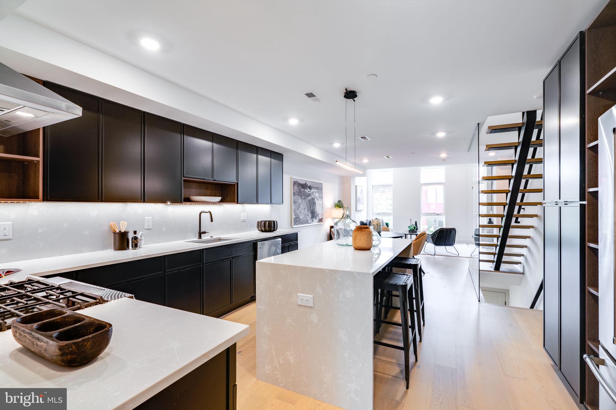 1638 Fitzwater St #Penthouse