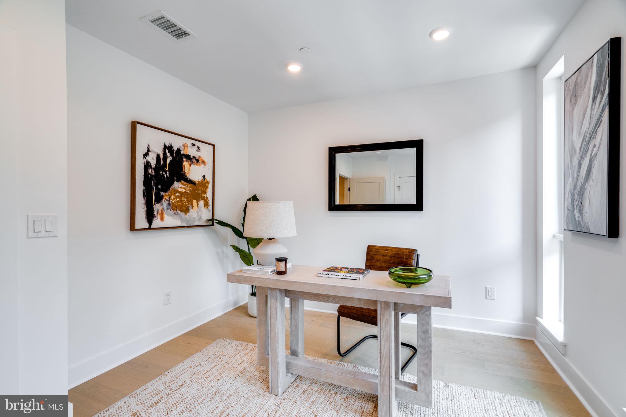 1638 Fitzwater St #Penthouse