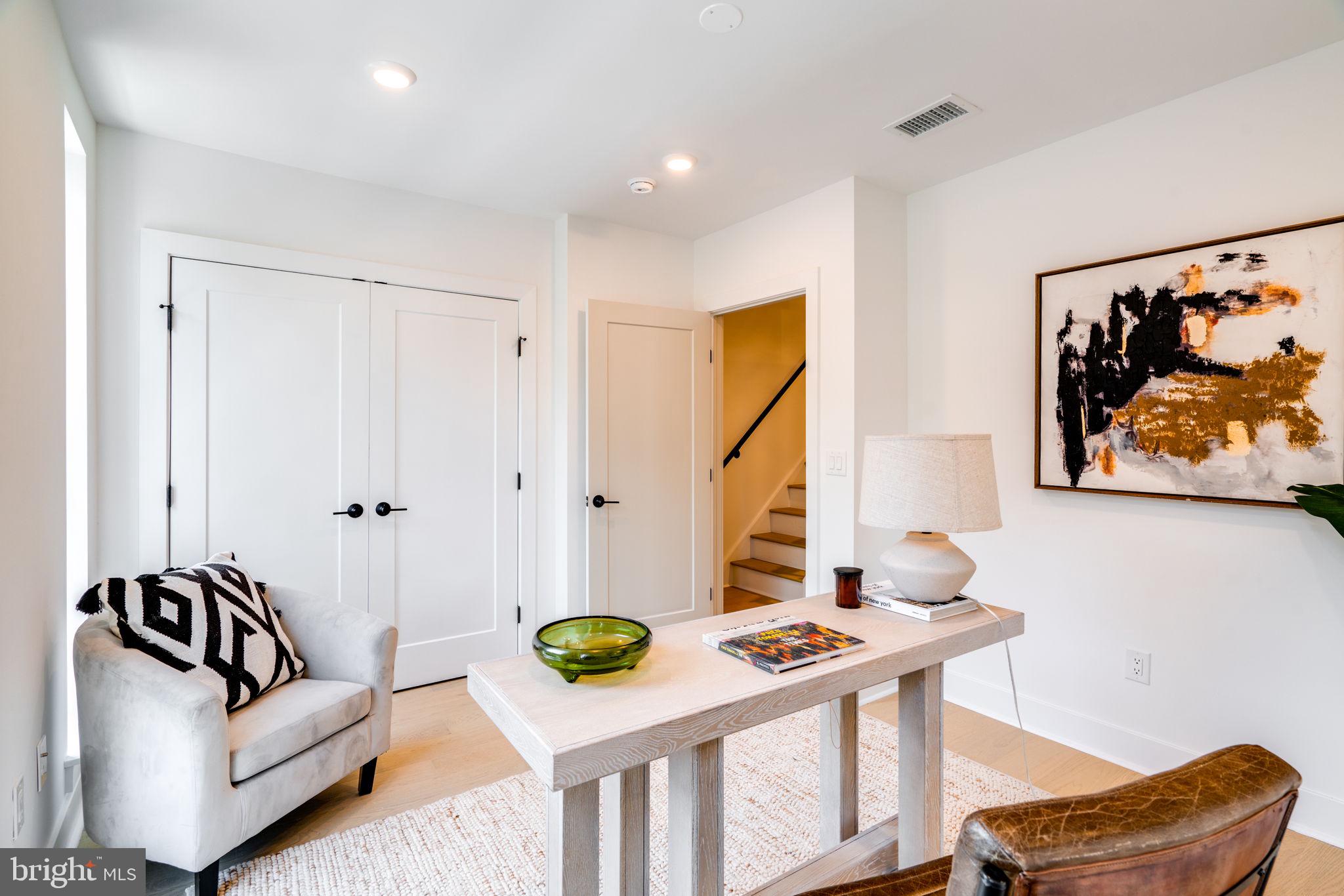 1638 Fitzwater St #Penthouse