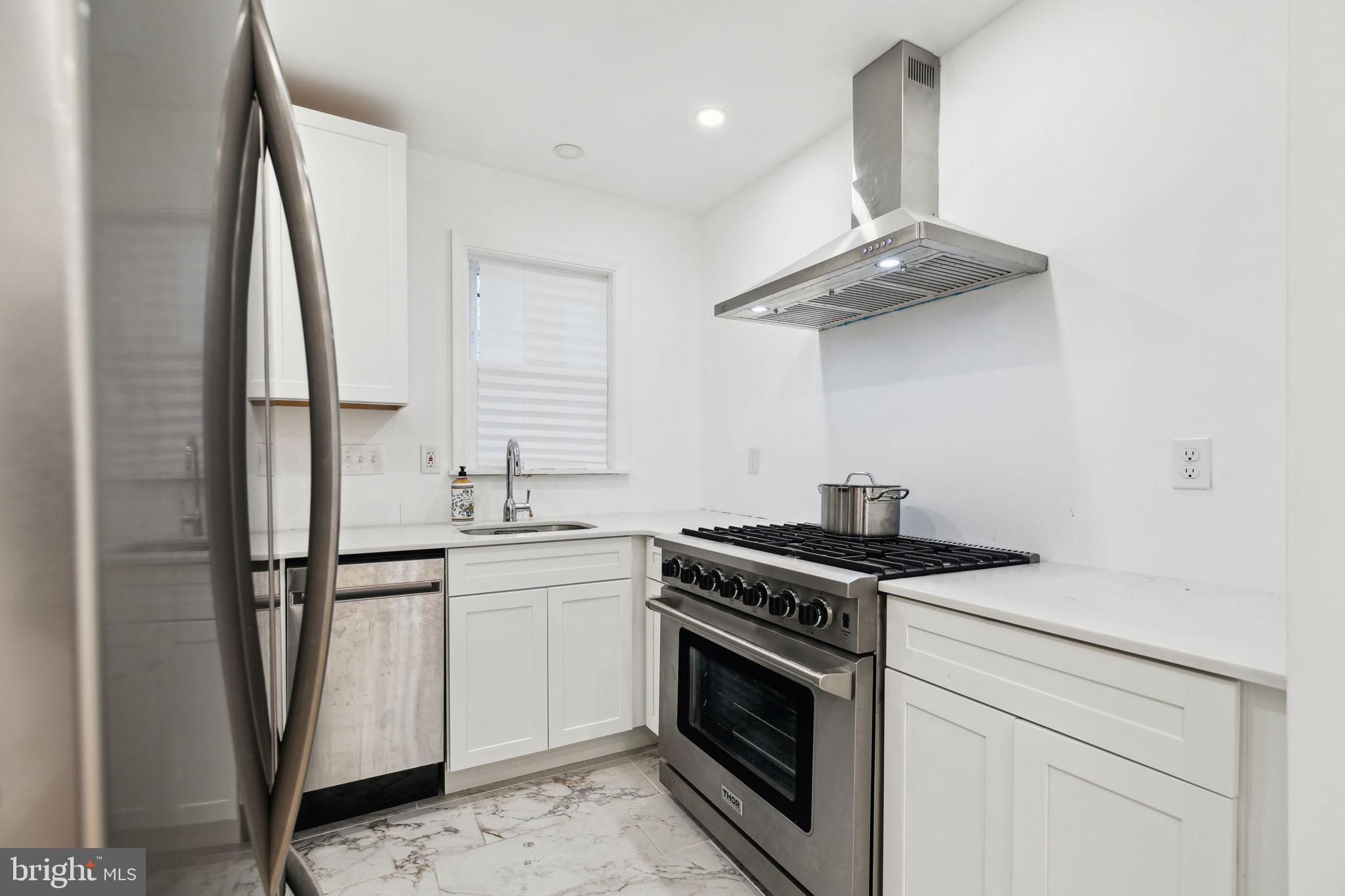 1310 Annin St