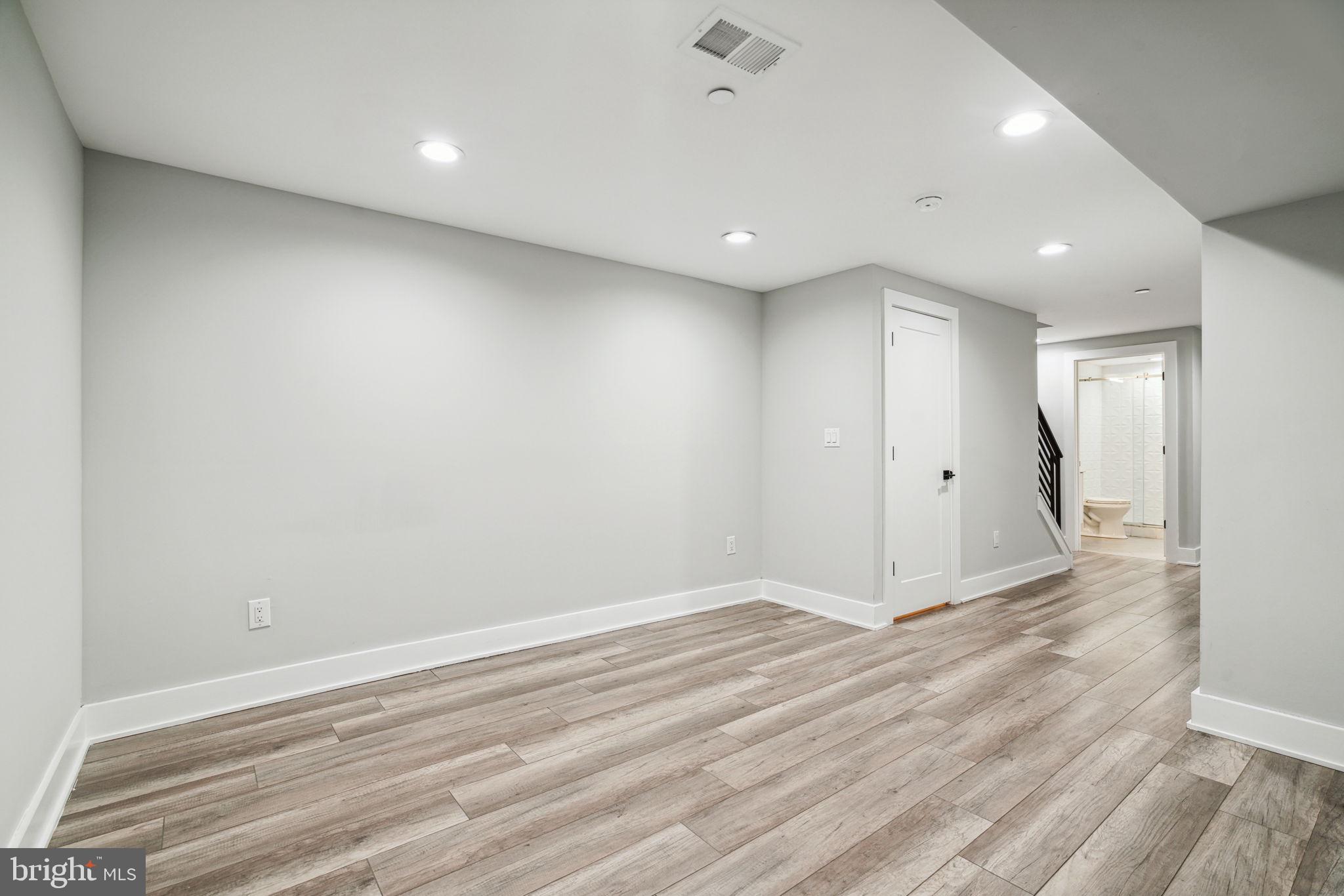 2614 Trenton Ave