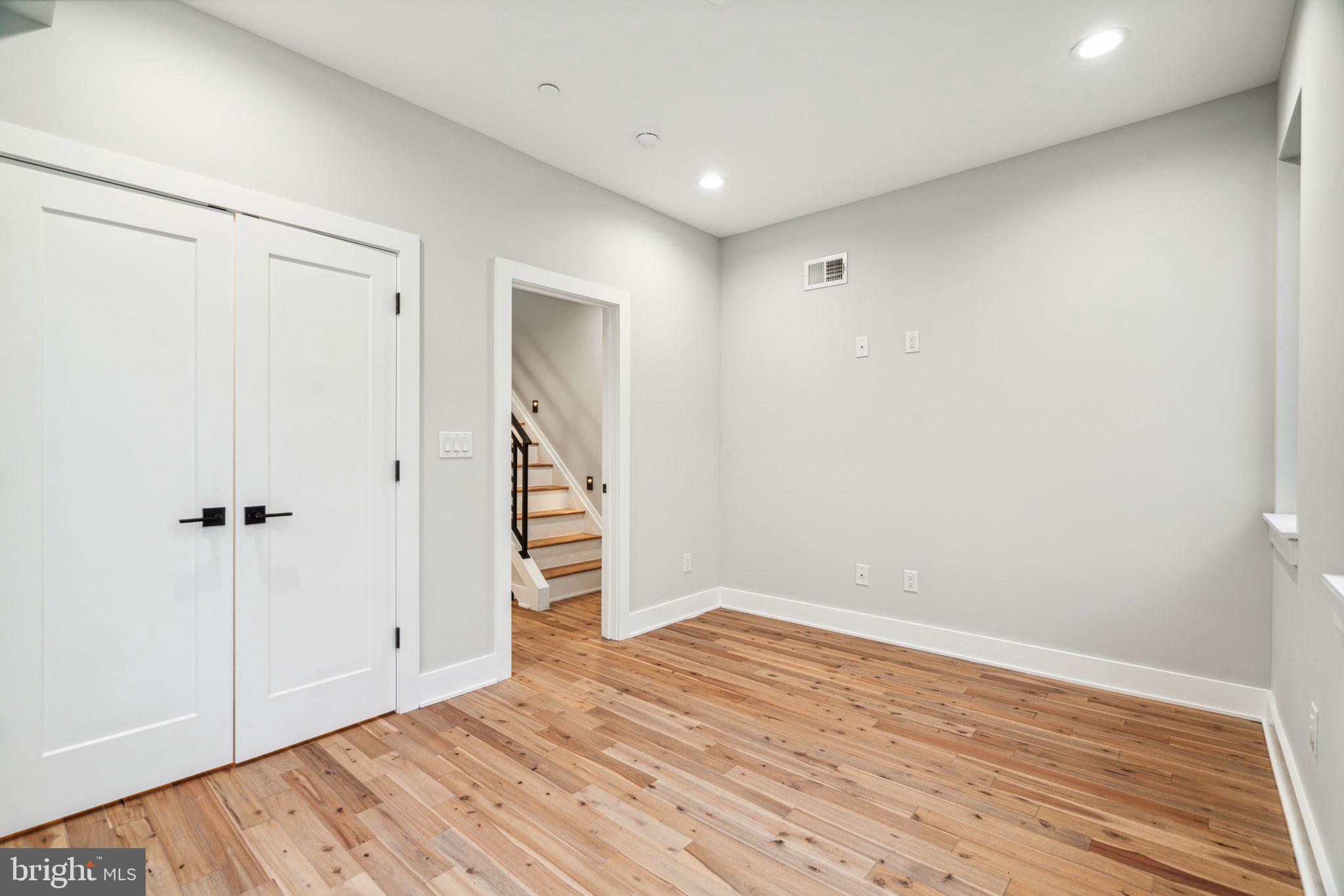 2614 Trenton Ave