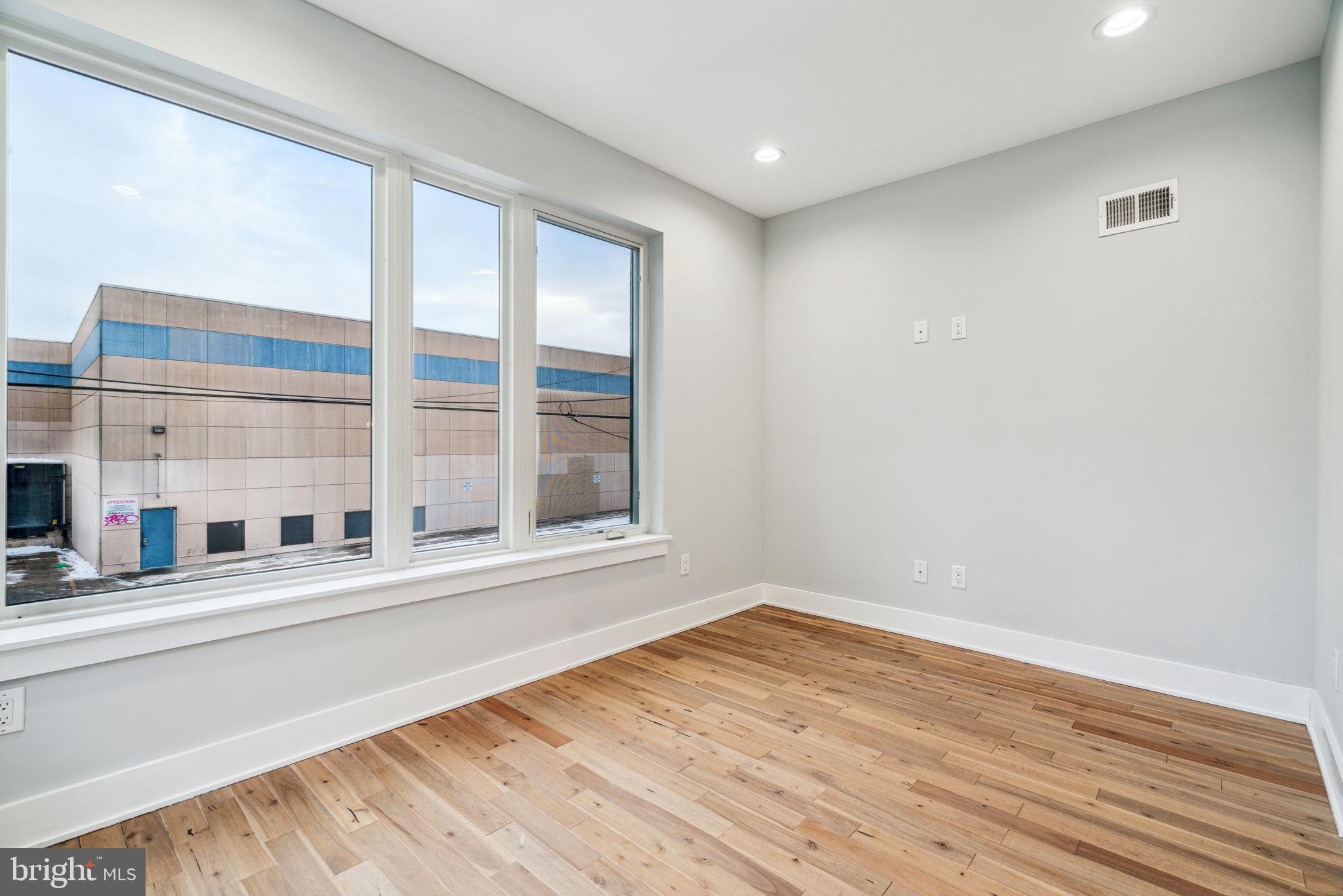 2614 Trenton Ave