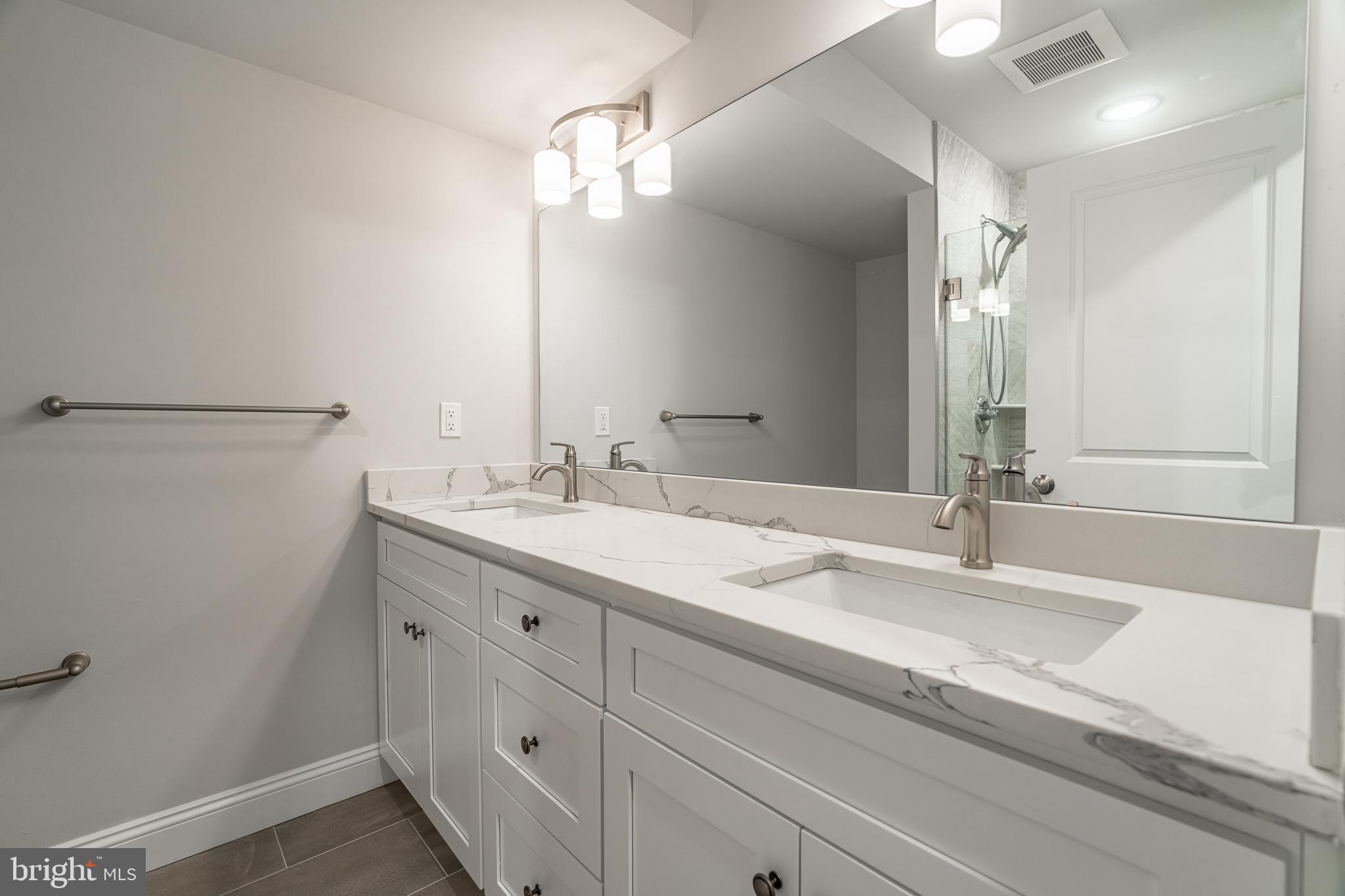 2141 CHRISTIAN ST #3