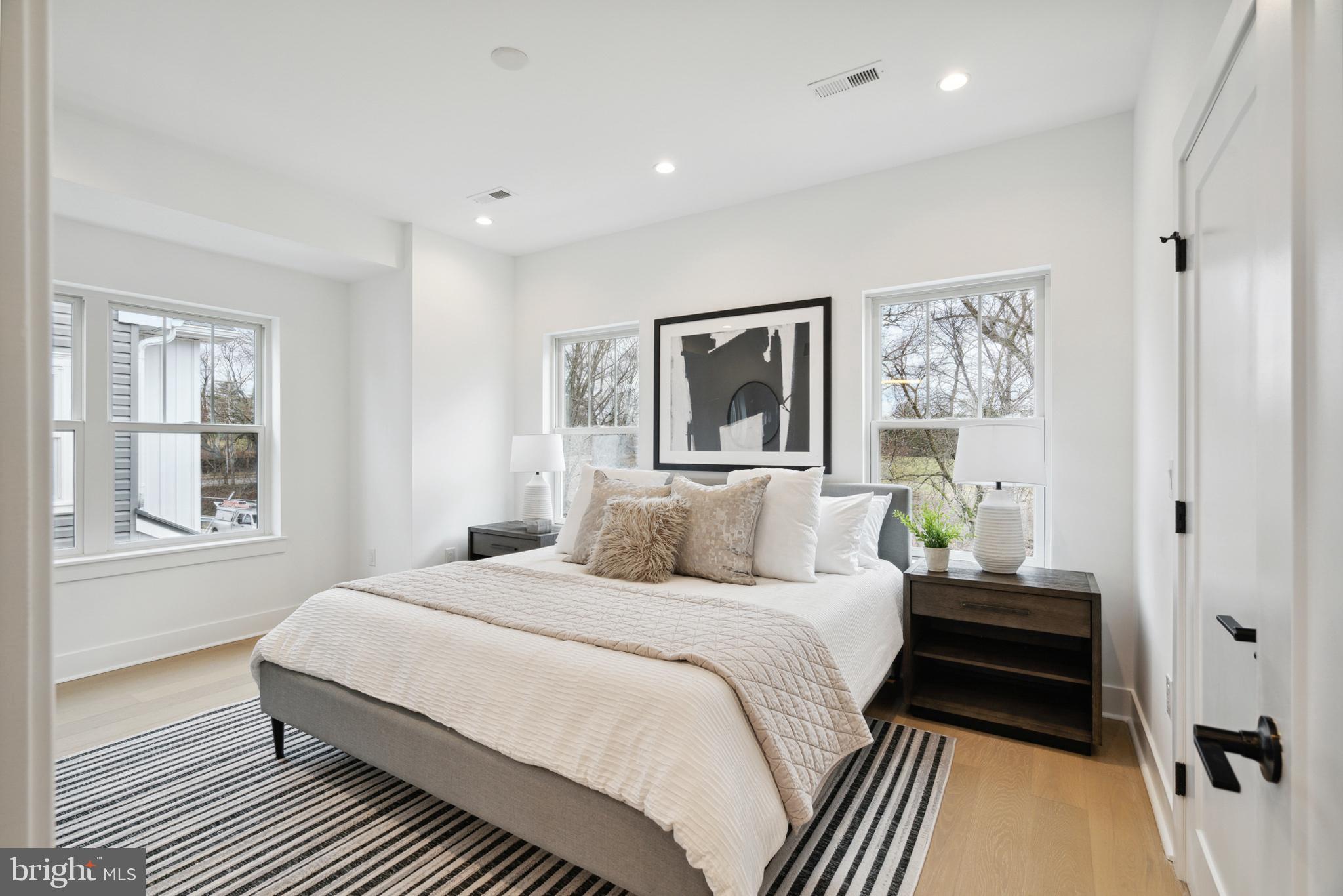 3600 Grant Ave #2