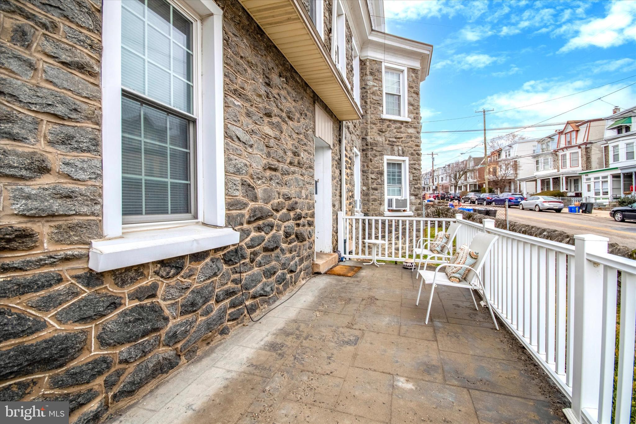 274 Roxborough Ave #1f