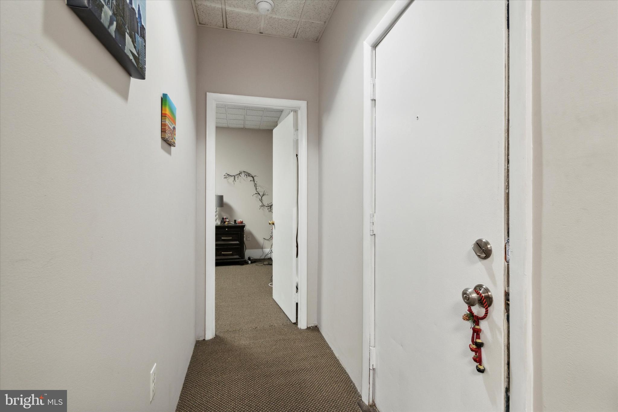 274 Roxborough Ave #1f