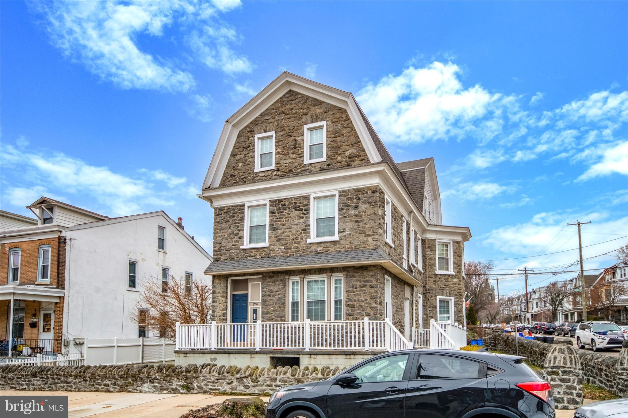 274 Roxborough Ave #1f