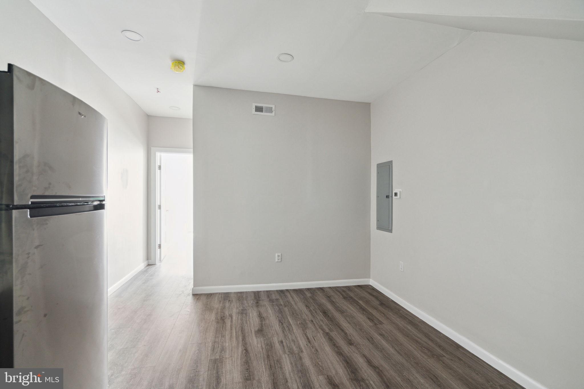 175-77 W GIRARD AVE #1